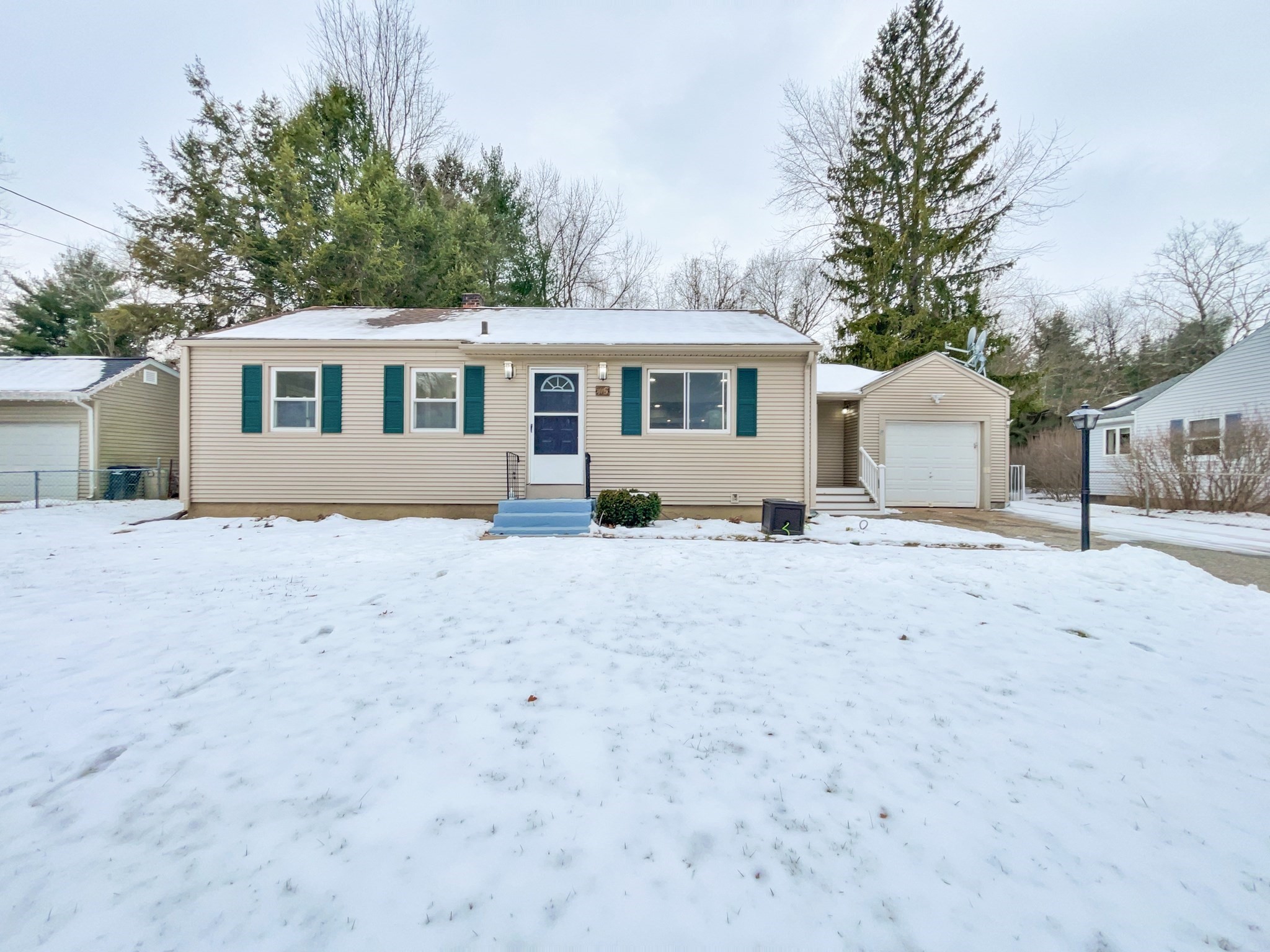 46 Holland Dr, East Longmeadow, MA 01028 - Image 2