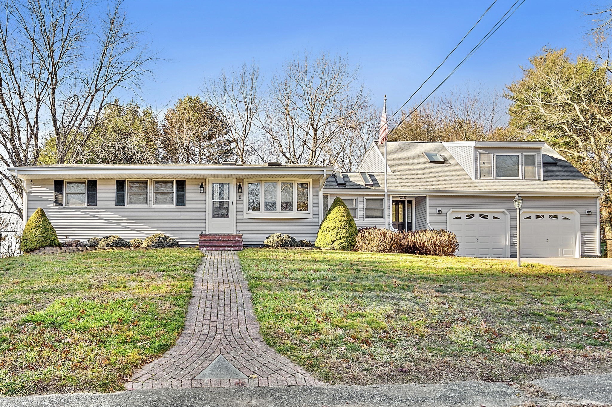 8 Quaker Cir, Pembroke, MA 02359