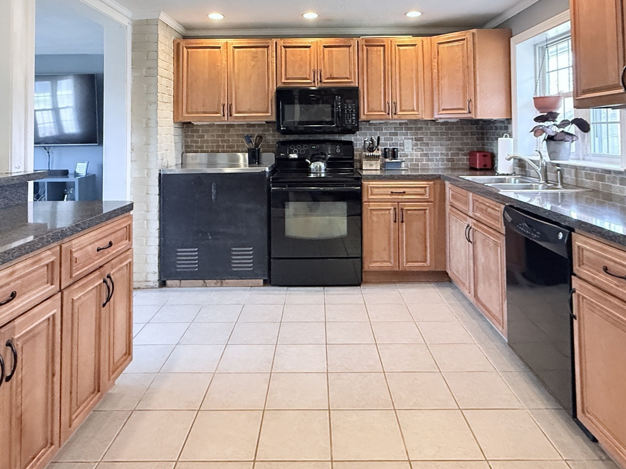 45 Braintree Ave, Brockton, MA 02302 - Image 3