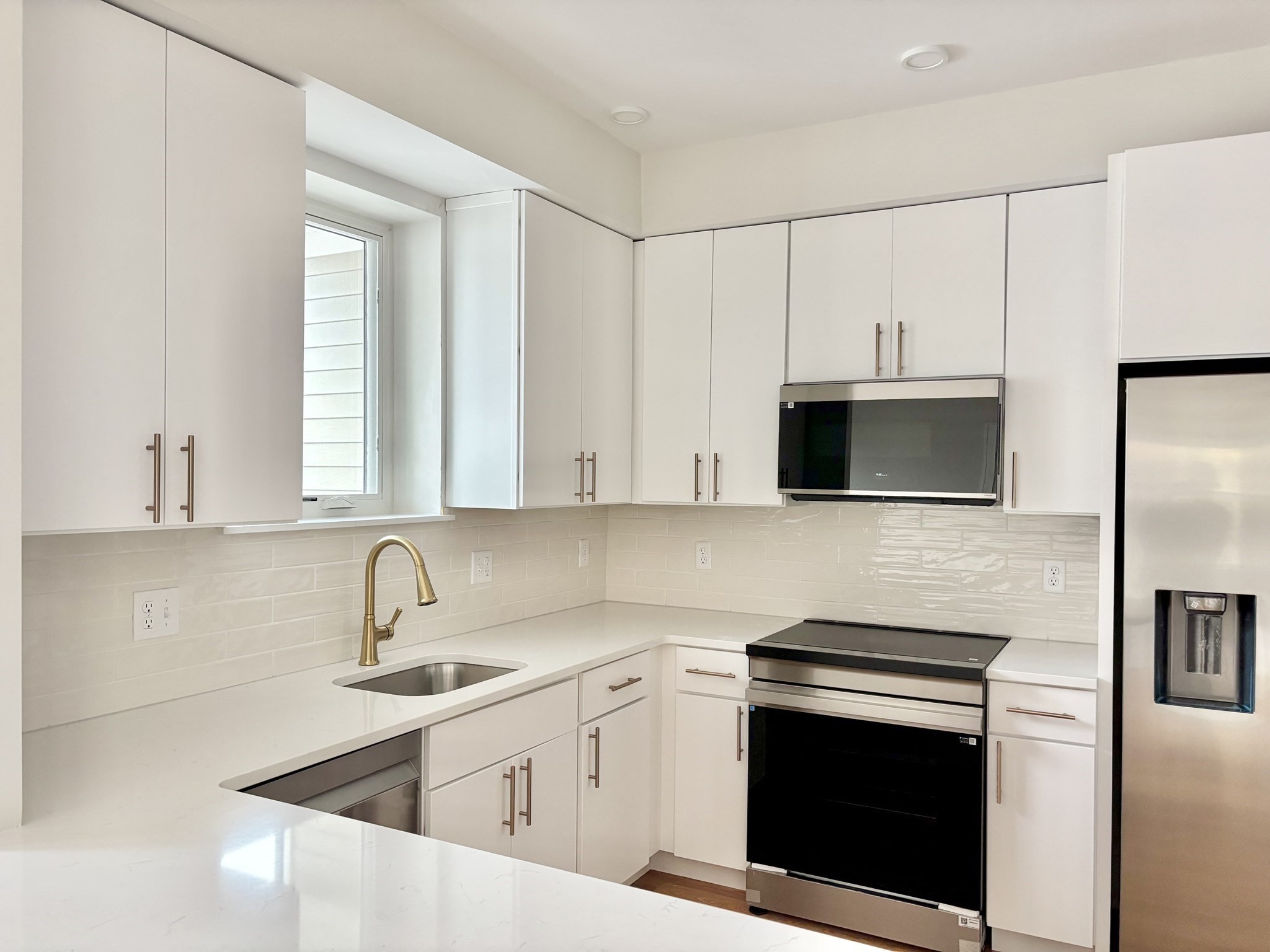 421 High St Unit 203, Medford, MA 02155