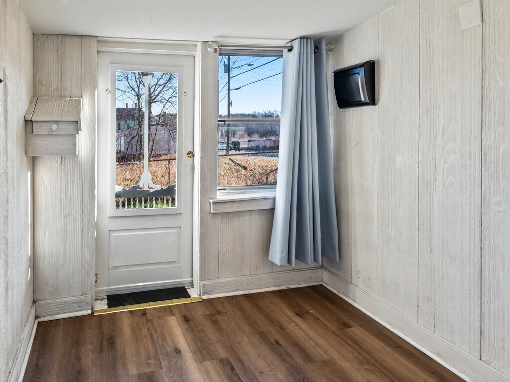 229 Sterling St, Clinton, MA 01510 - Image 2