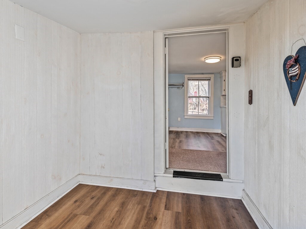 229 Sterling St, Clinton, MA 01510 - Image 3