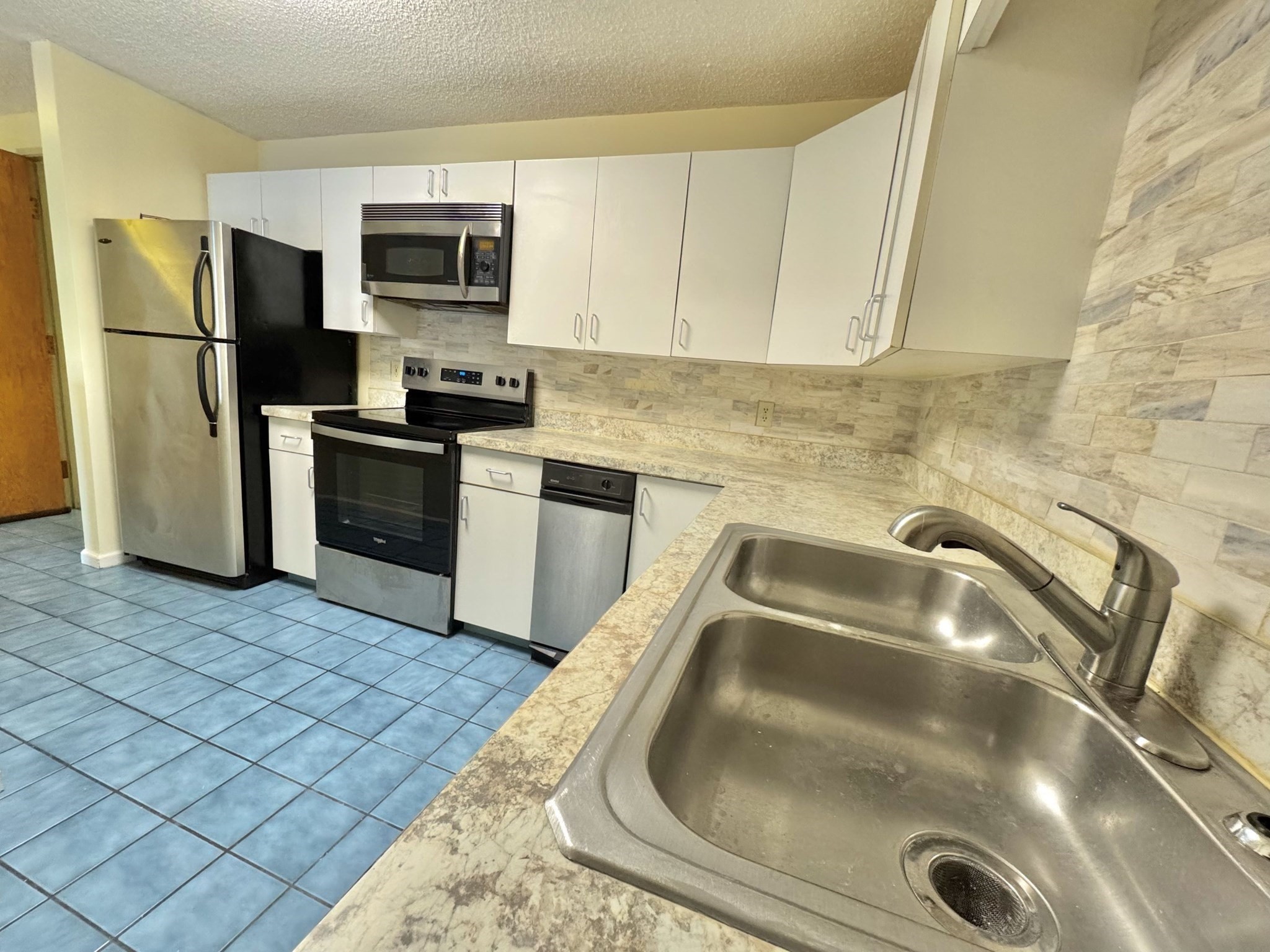 24 Corey St Unit 101, Everett, MA 02149 - Image 12