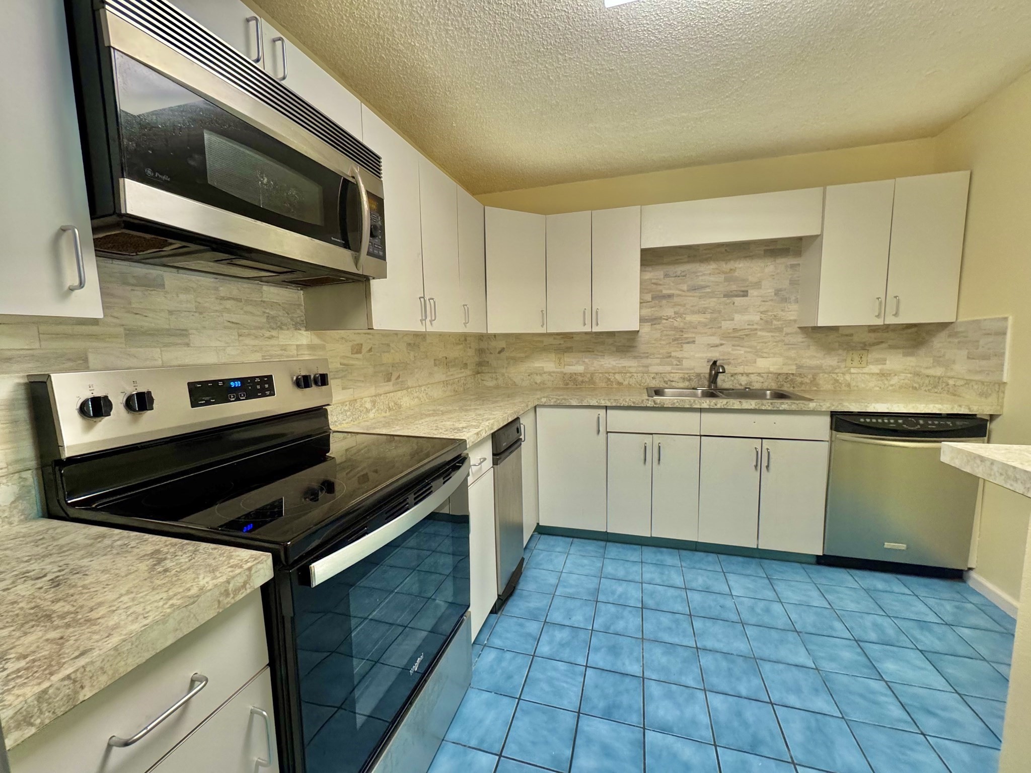 24 Corey St Unit 101, Everett, MA 02149 - Image 8