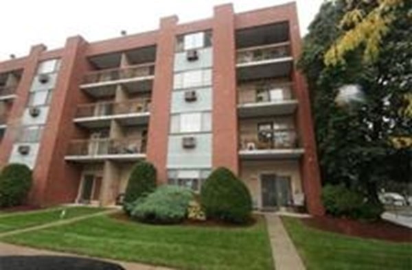 4975 Washington St Unit 305, West Roxbury, Boston, MA 02132 - Image 2