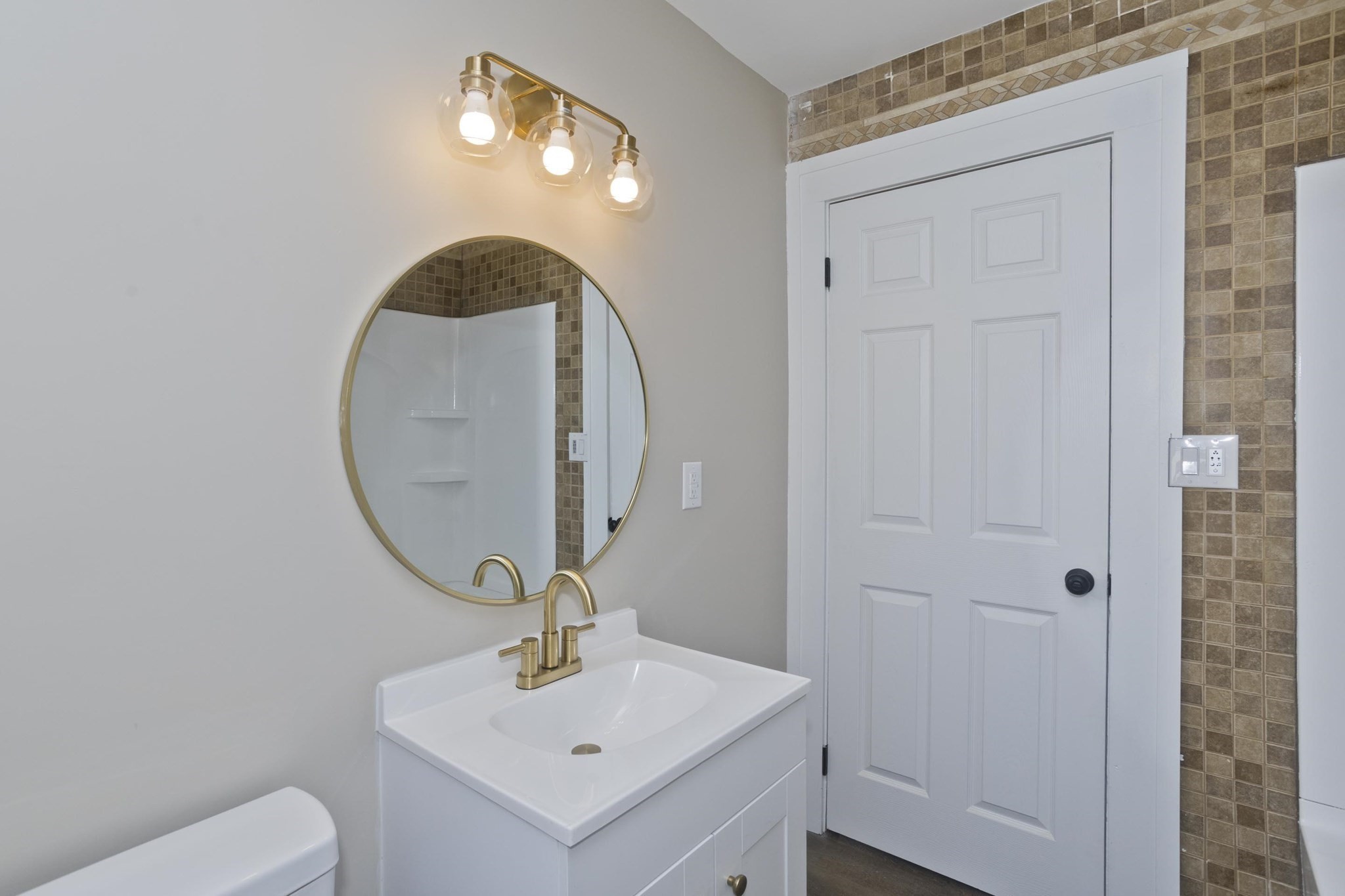 566 Broadway St, Chicopee, MA 01020 - Image 23