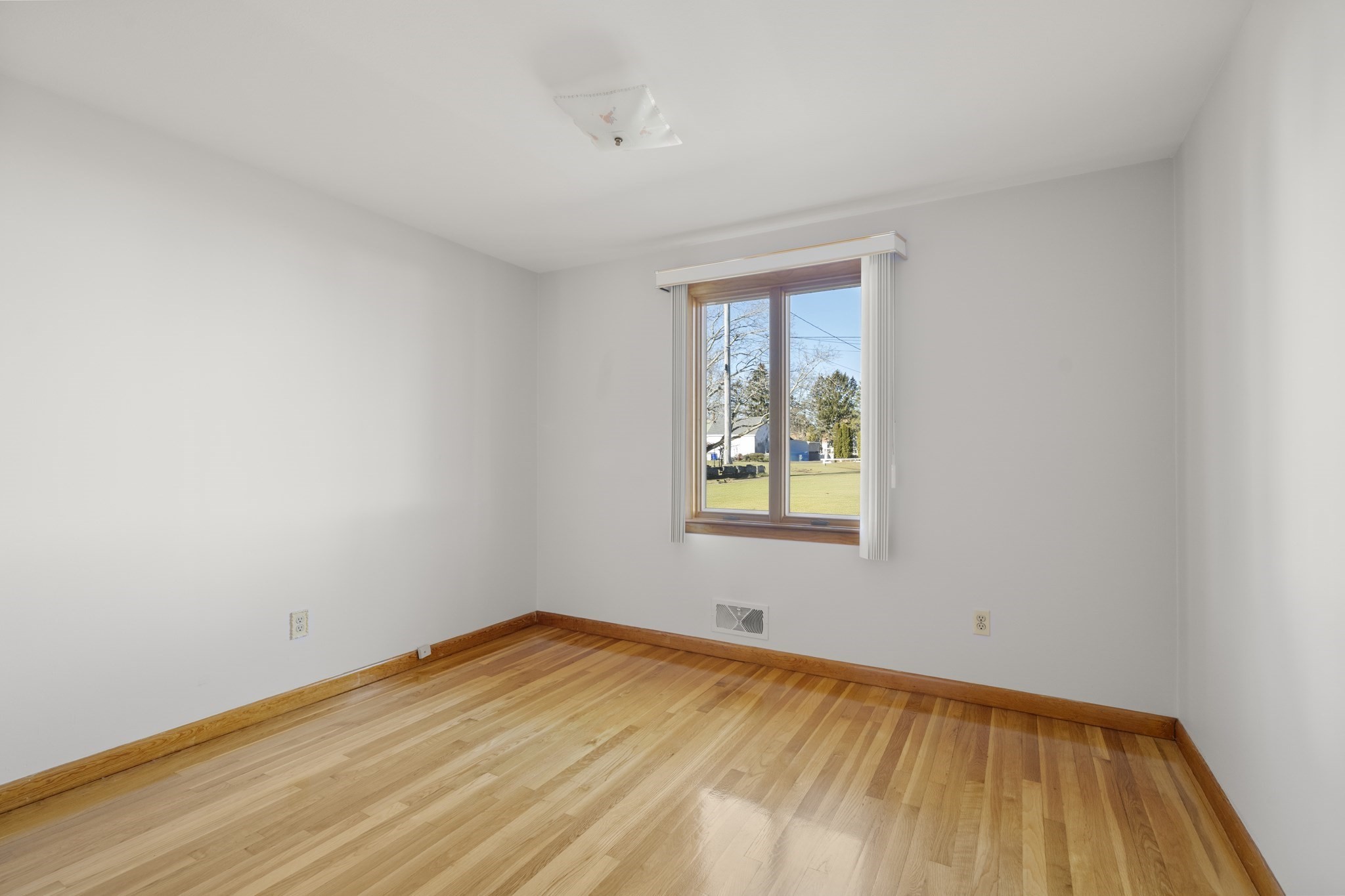 9 Whitsbourgh St, Taunton, MA 02780 - Image 18