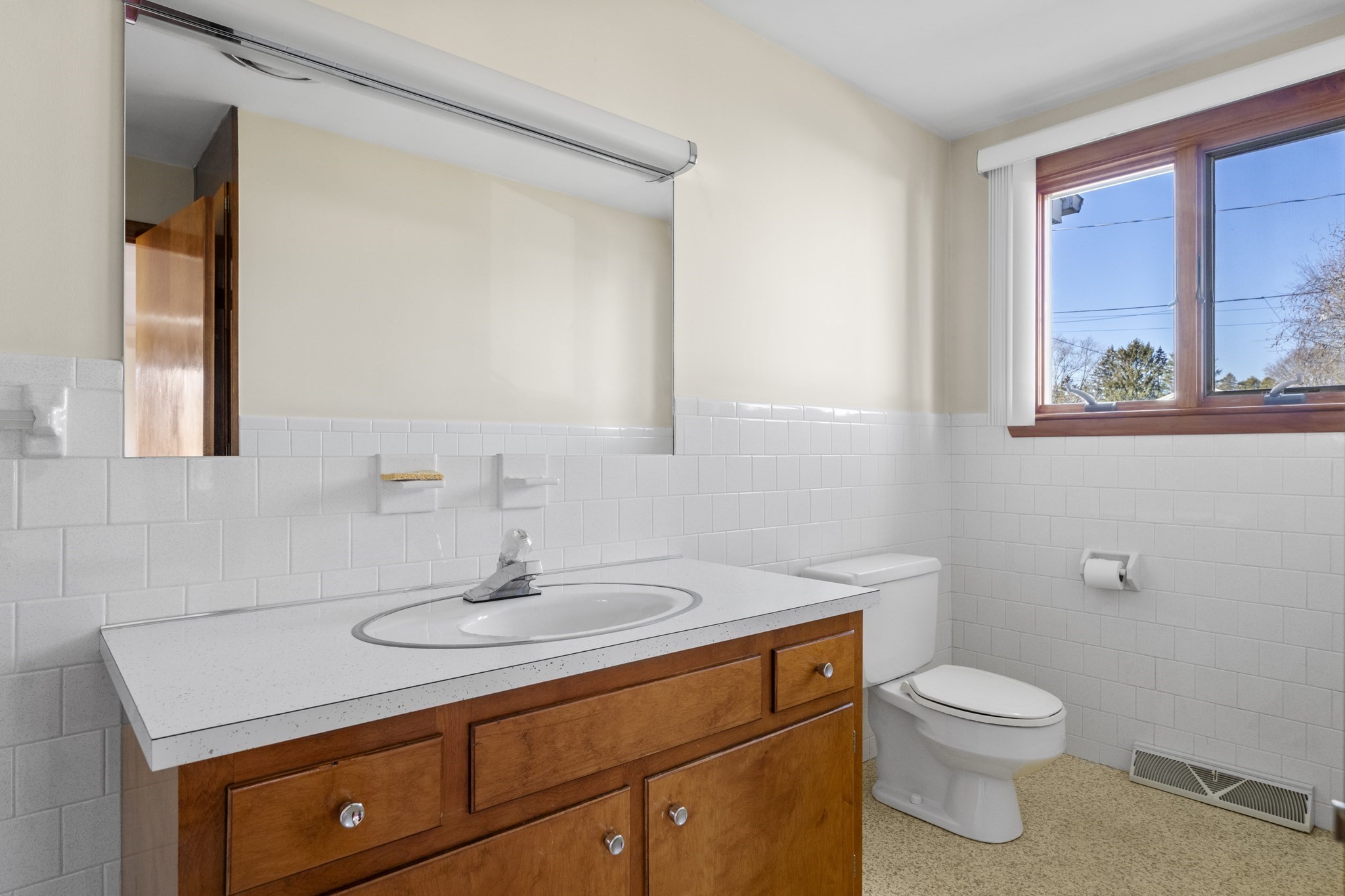 9 Whitsbourgh St, Taunton, MA 02780 - Image 32