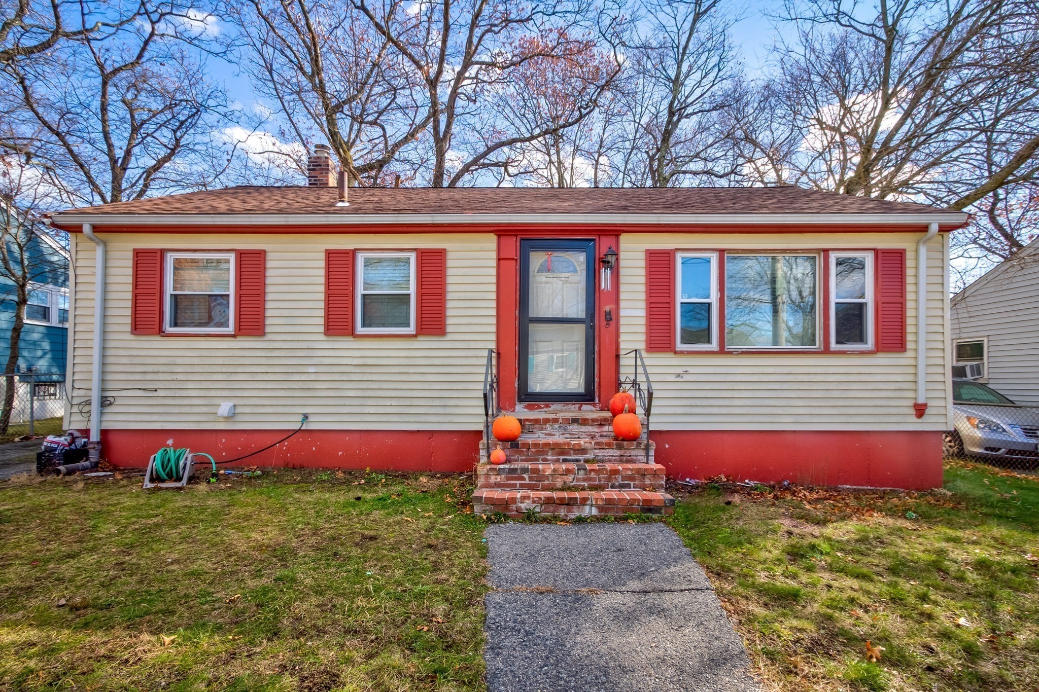 8 Violet St, Mattapan, Boston, MA 02126