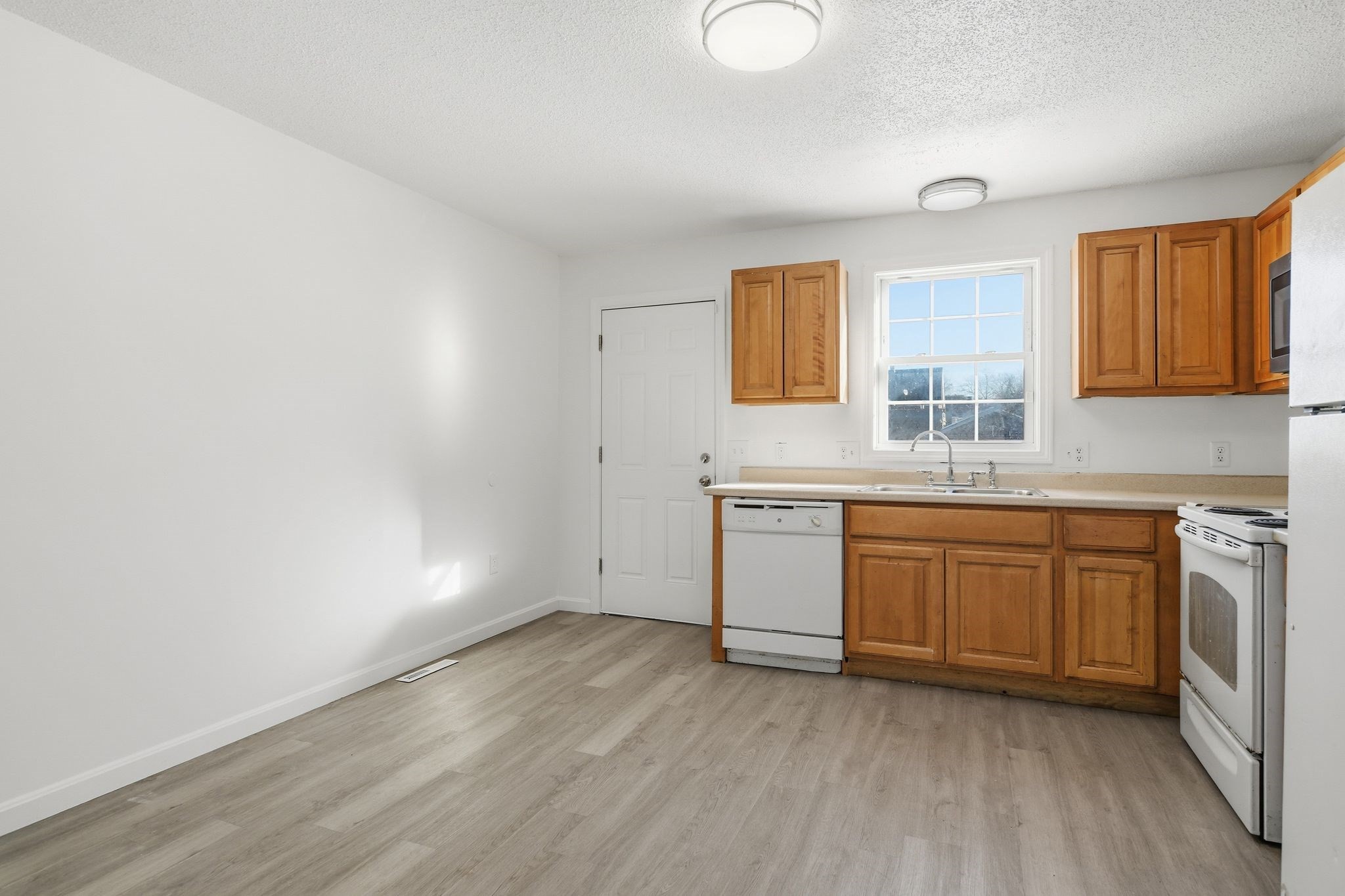 59 Pinevale St, Springfield, MA 01151 - Image 4