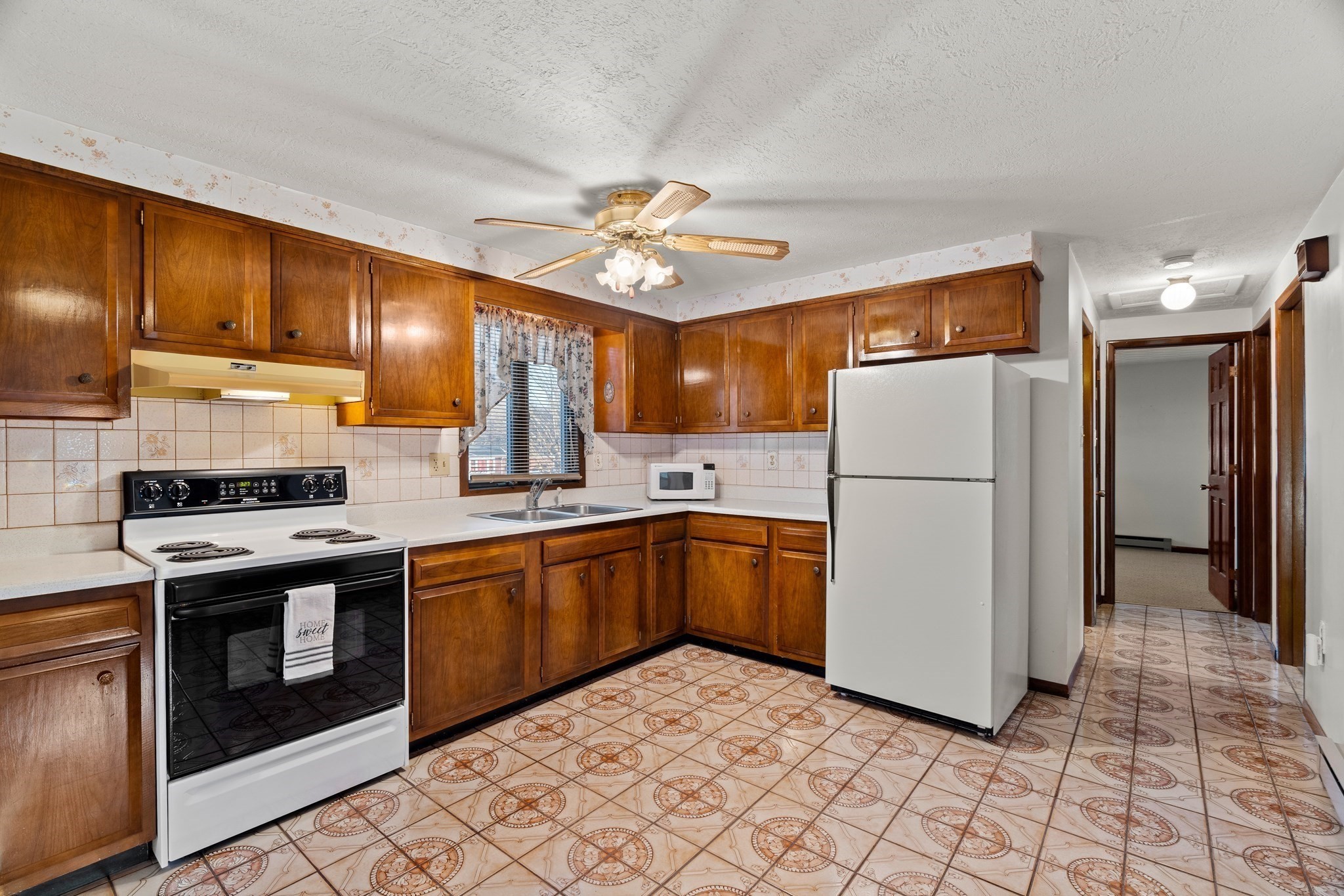 22 Westchester Dr, Lawrence, MA 01843 - Image 4