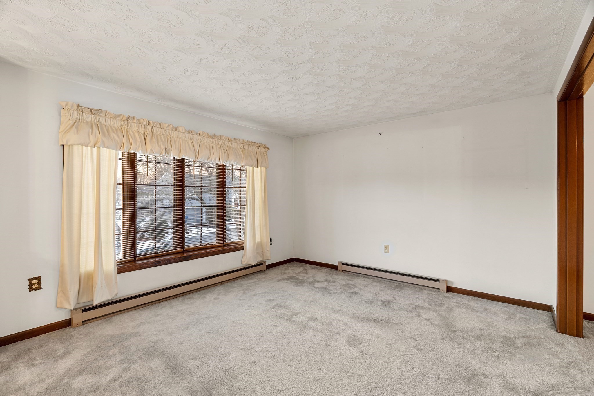 22 Westchester Dr, Lawrence, MA 01843 - Image 10