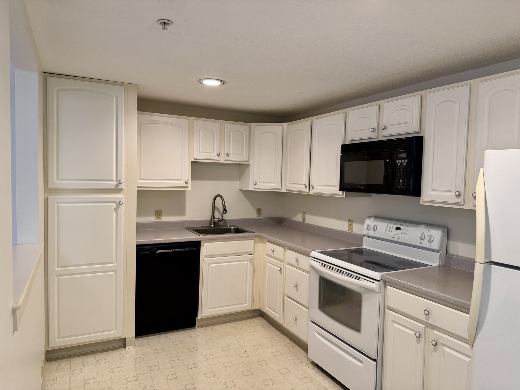 2 Ocean Unit 3B, Gloucester, MA 01930 - Image 2