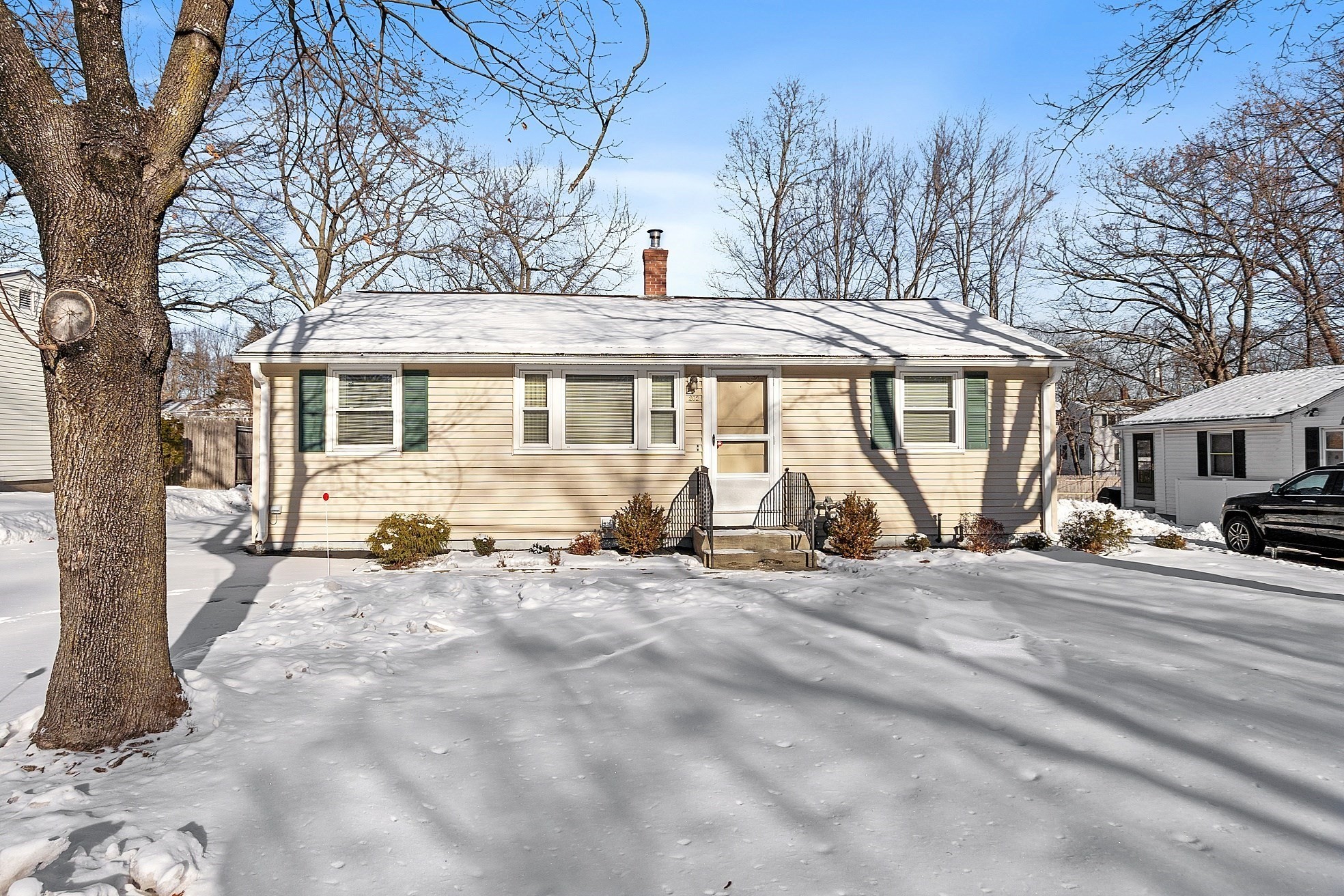 202 Florence St, Leominster, MA 01453 - Image 1