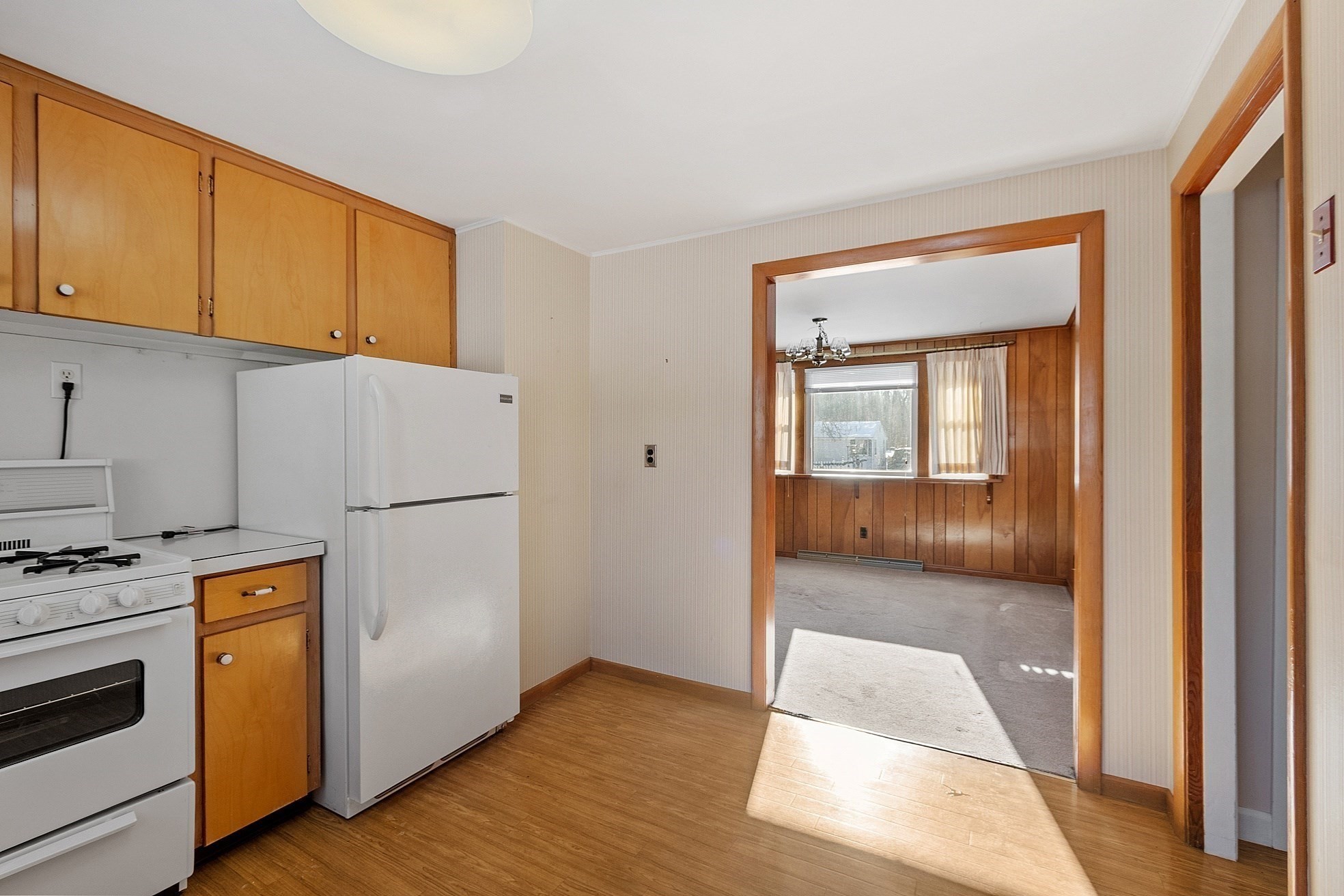 202 Florence St, Leominster, MA 01453 - Image 17