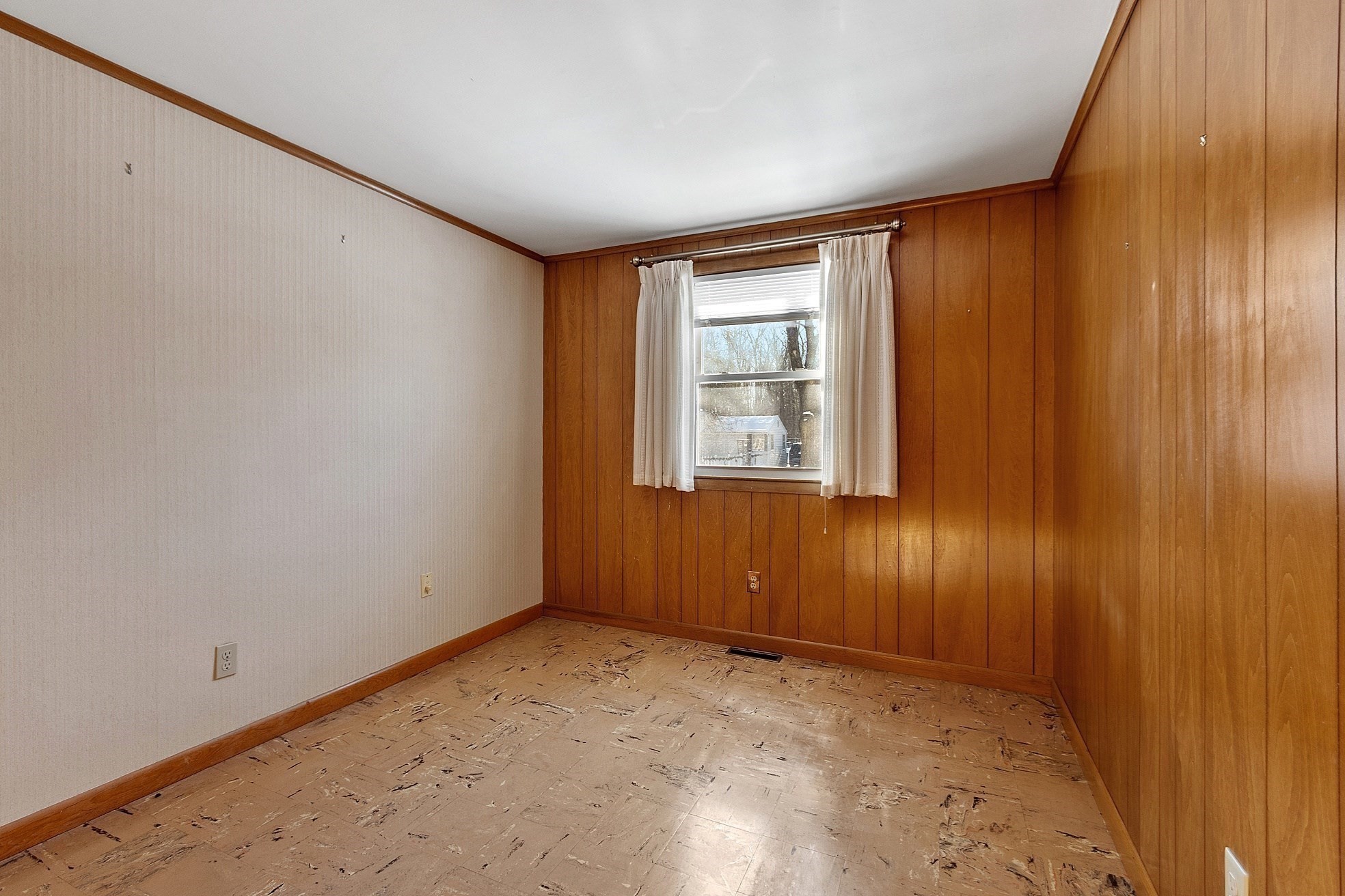 202 Florence St, Leominster, MA 01453 - Image 20