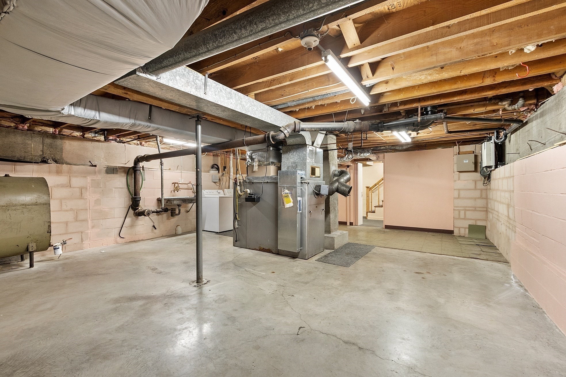 202 Florence St, Leominster, MA 01453 - Image 32