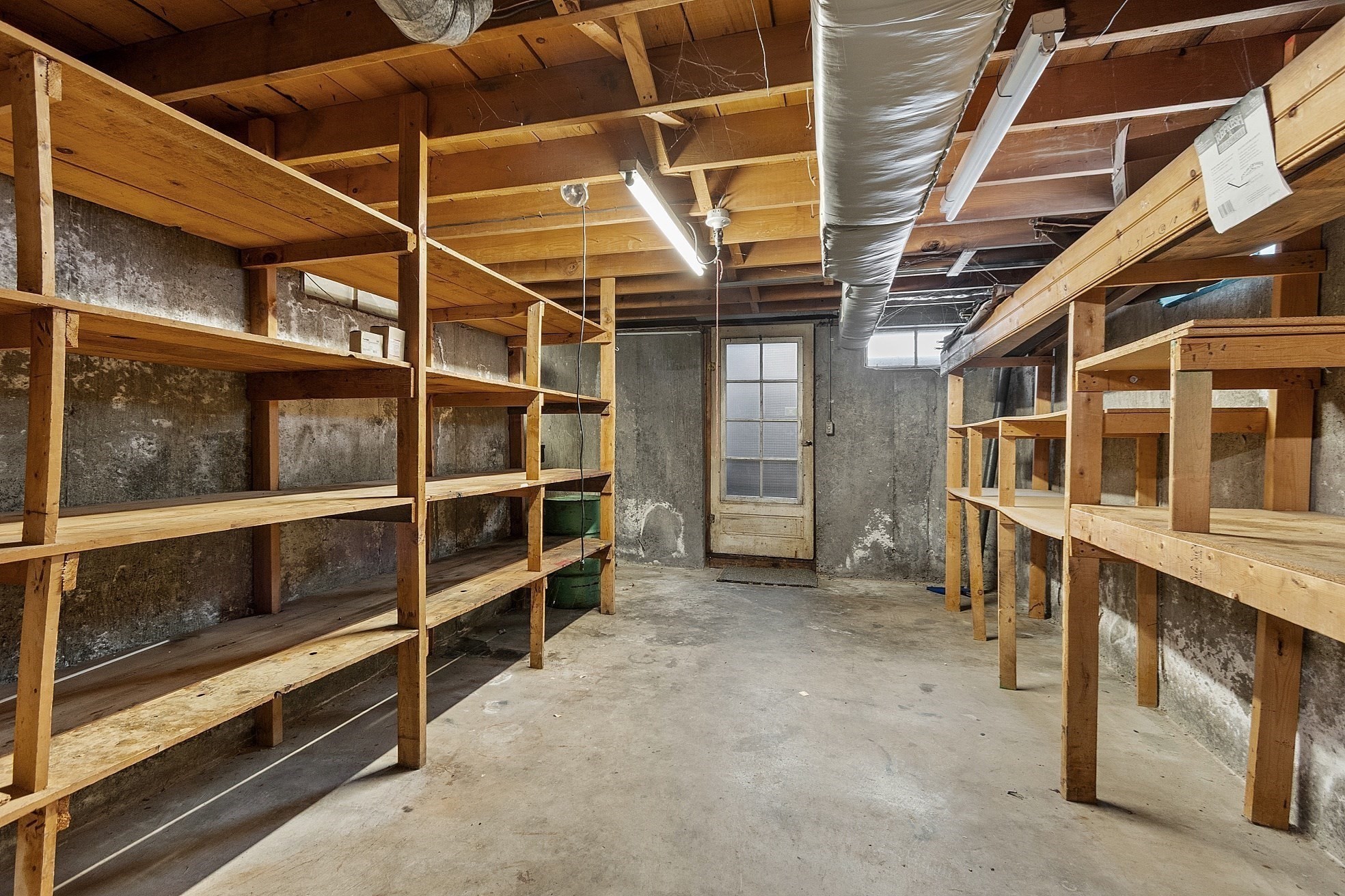 202 Florence St, Leominster, MA 01453 - Image 34