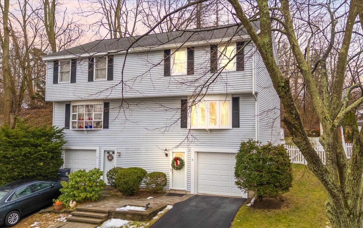 9 Twin Brooks Cir Unit 9, Haverhill, MA 01835