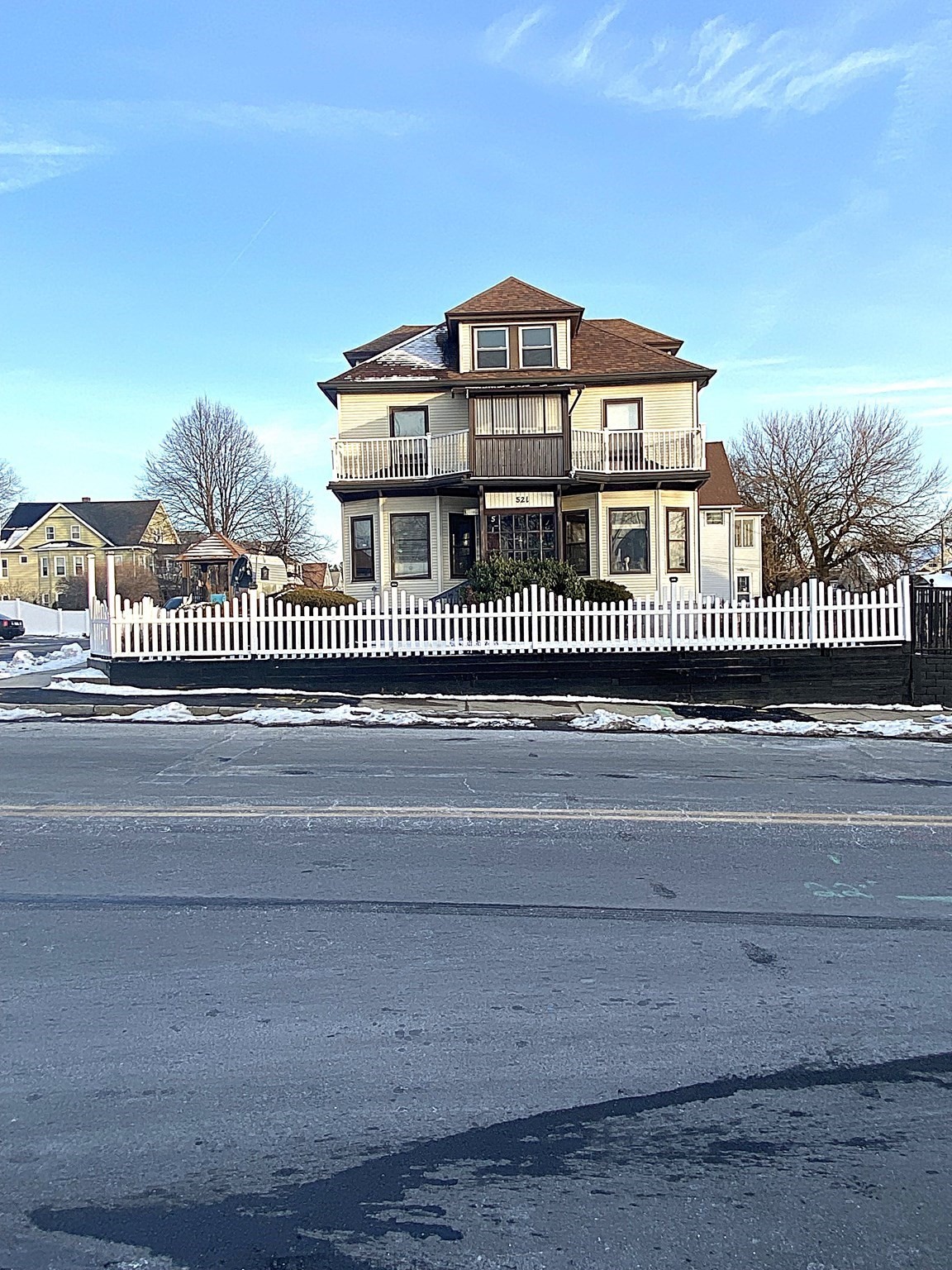 521 Liberty St, Springfield, MA 01104