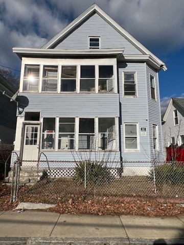 30 Saratoga Street, Lowell, MA 01852