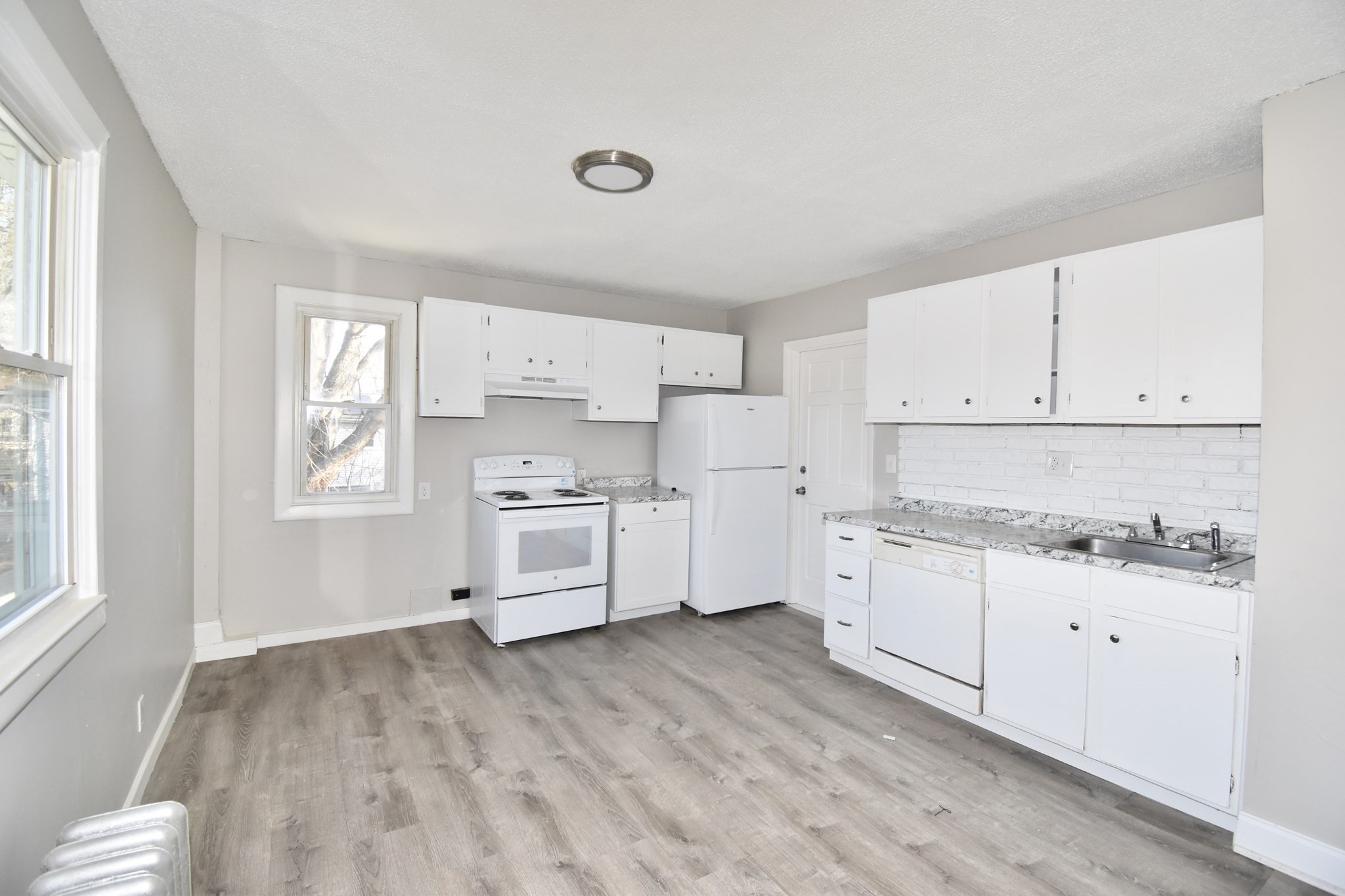 51 Eloise St, Springfield, MA 01118 - Image 9