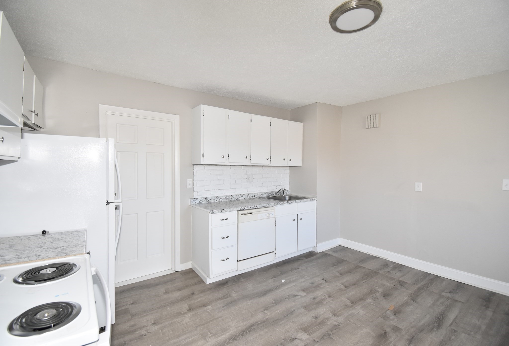 51 Eloise St, Springfield, MA 01118 - Image 10