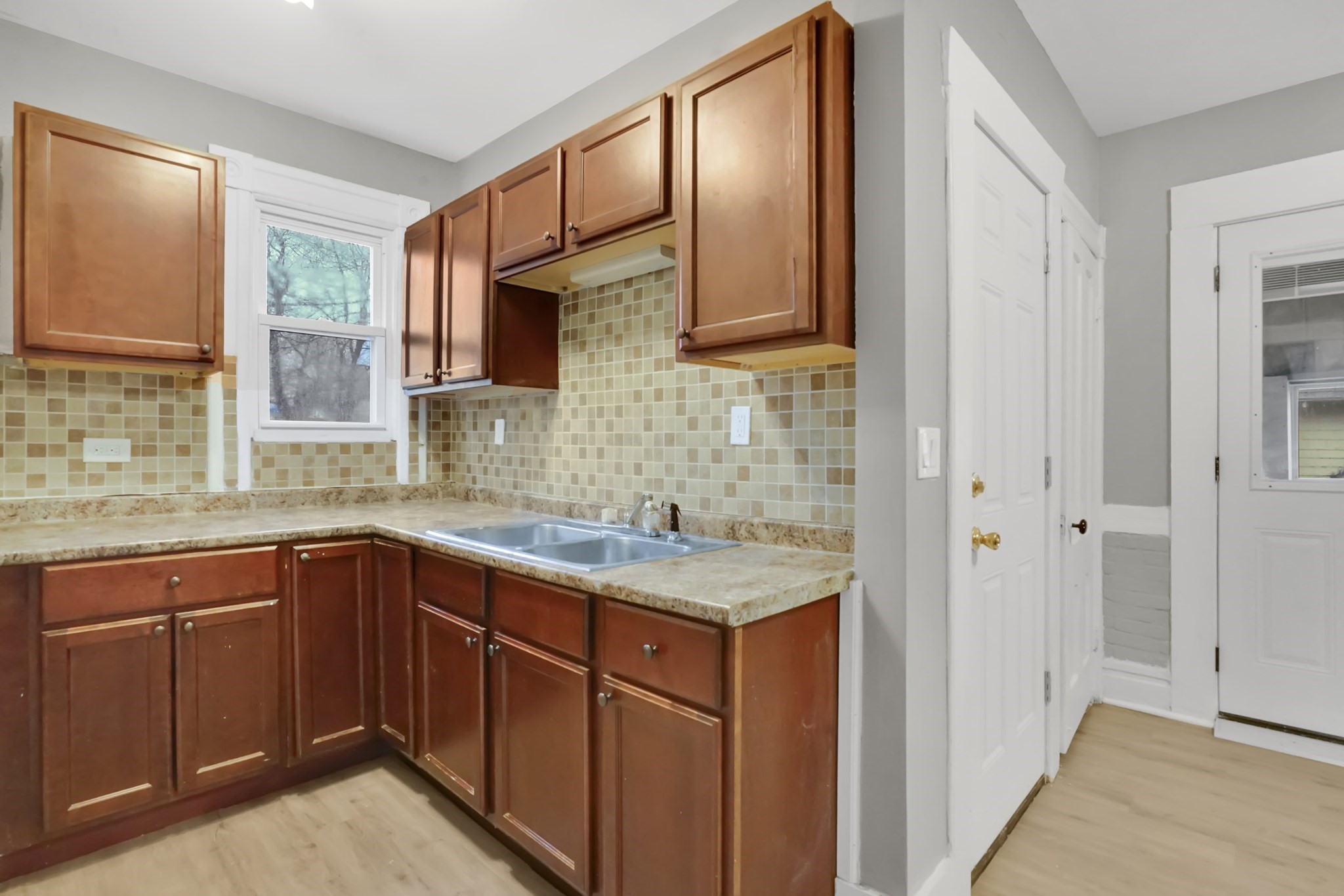 16 Amherst, Springfield, MA 01109 - Image 27