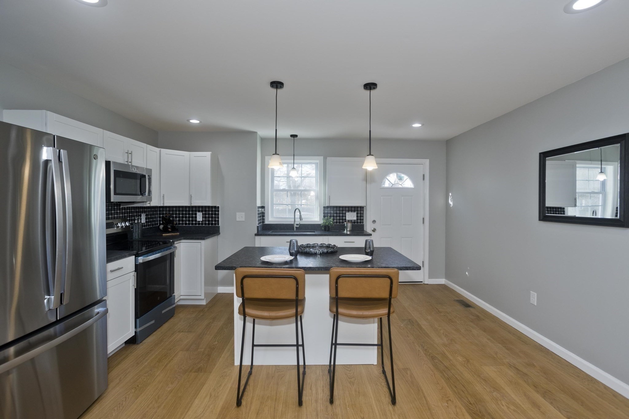 16 Cambridge St, Springfield, MA 01109 - Image 23