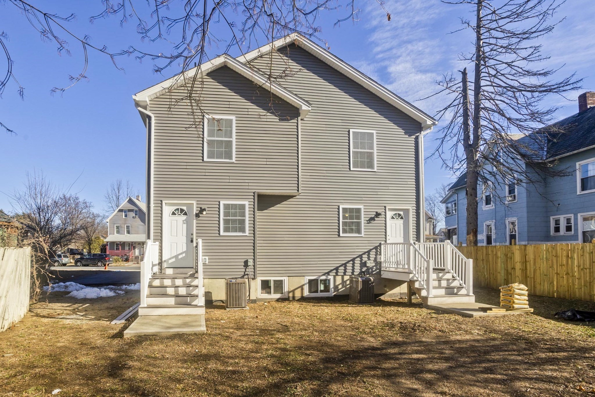 16 Cambridge St, Springfield, MA 01109 - Image 4