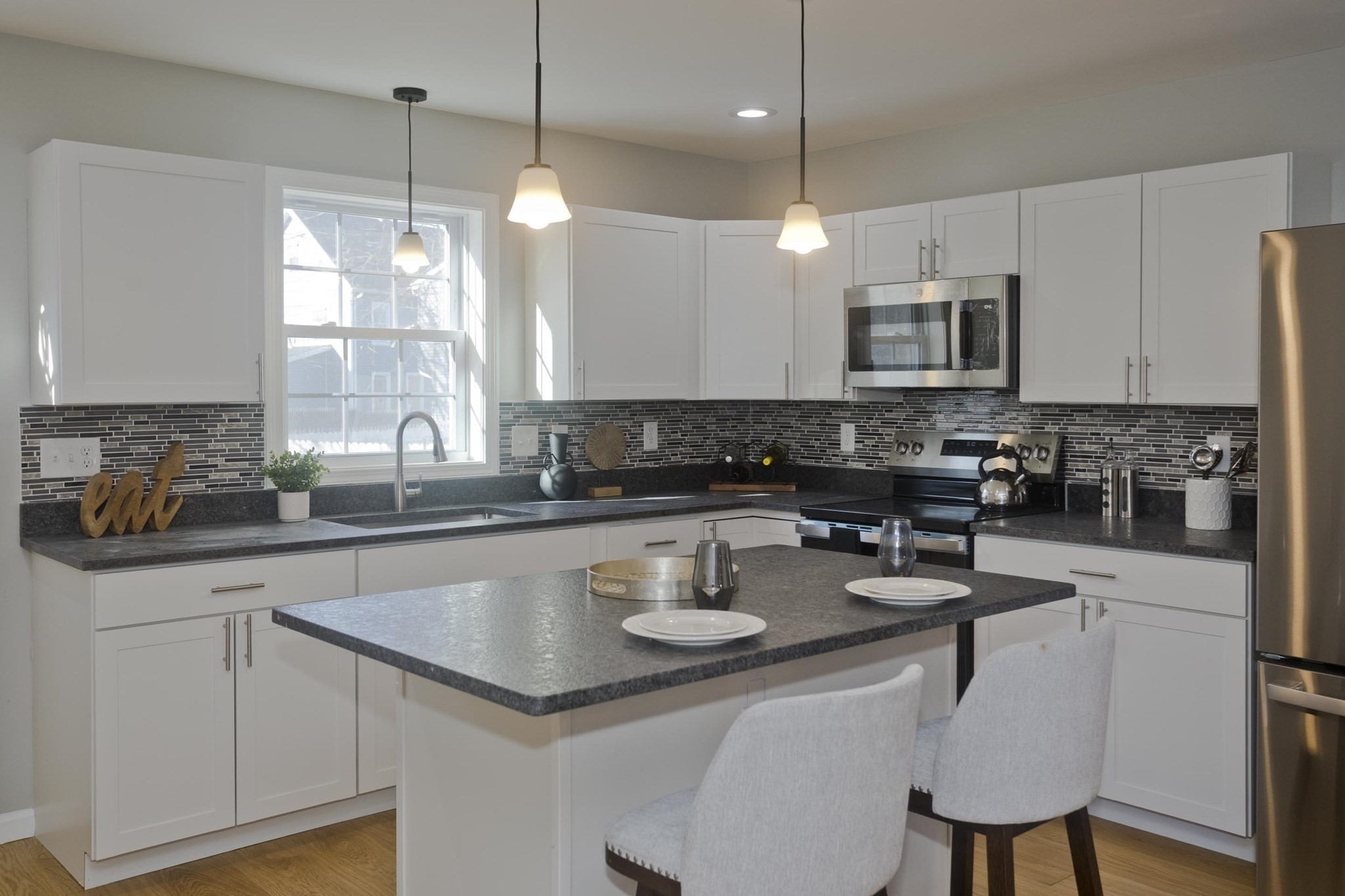 16 Cambridge St, Springfield, MA 01109 - Image 6