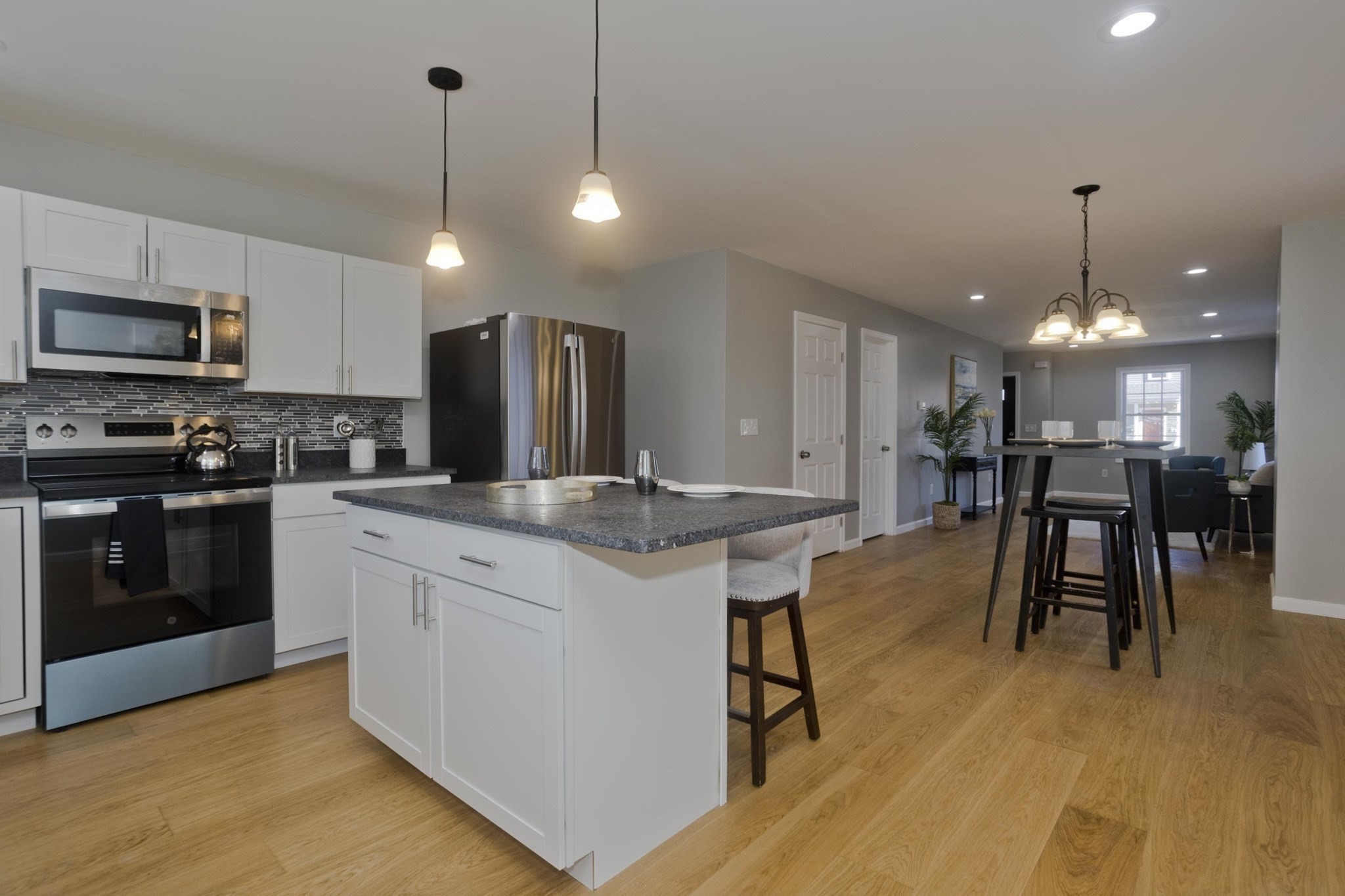 16 Cambridge St, Springfield, MA 01109 - Image 10