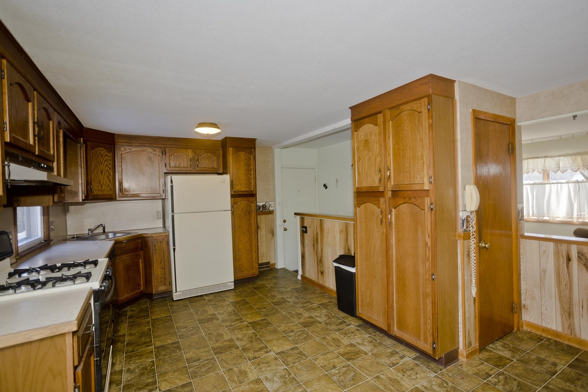 180 Fletcher Circle, Chicopee, MA 01020 - Image 12