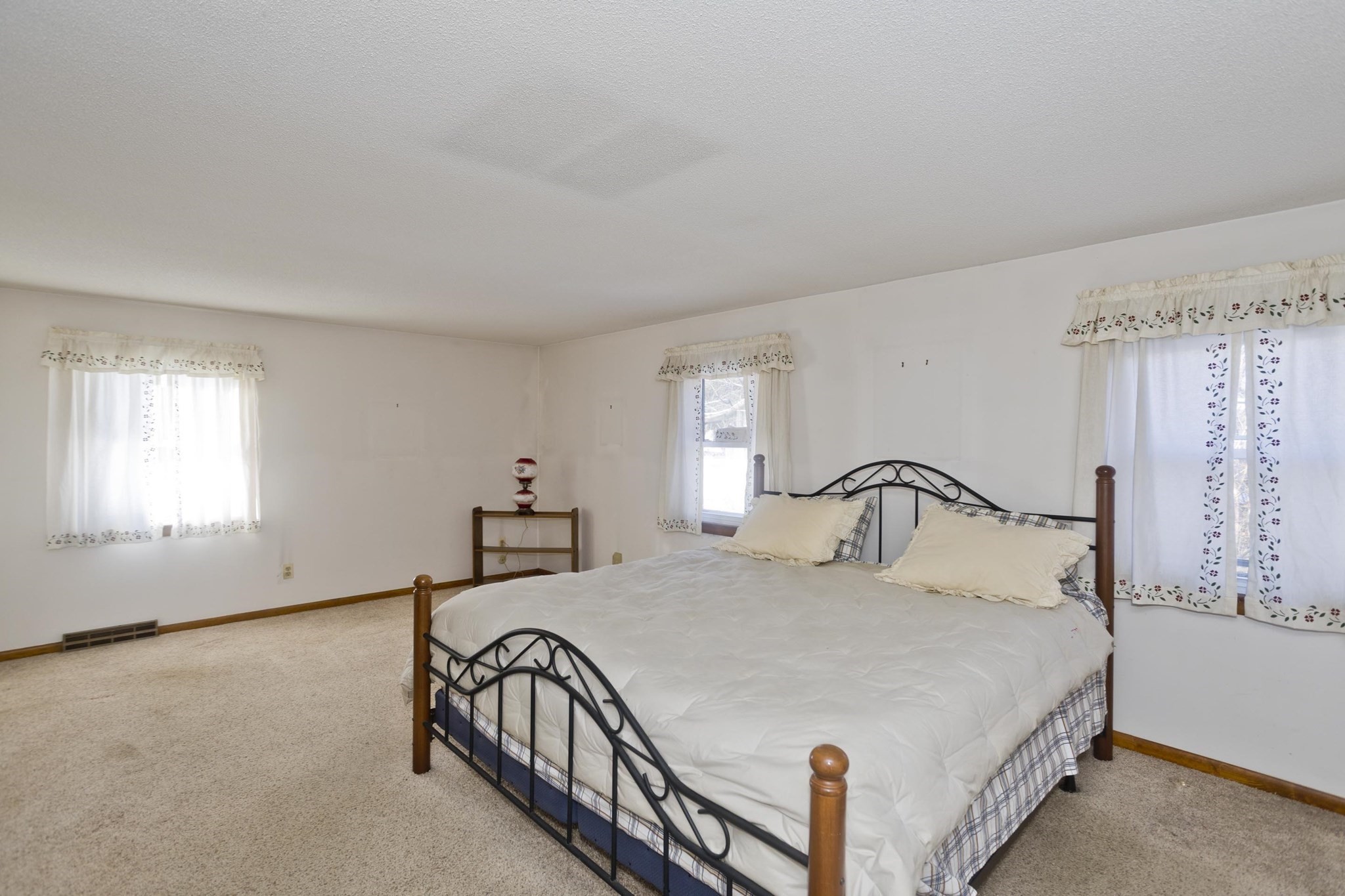 180 Fletcher Circle, Chicopee, MA 01020 - Image 16