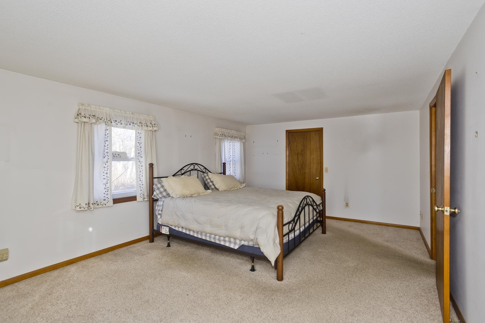 180 Fletcher Circle, Chicopee, MA 01020 - Image 17