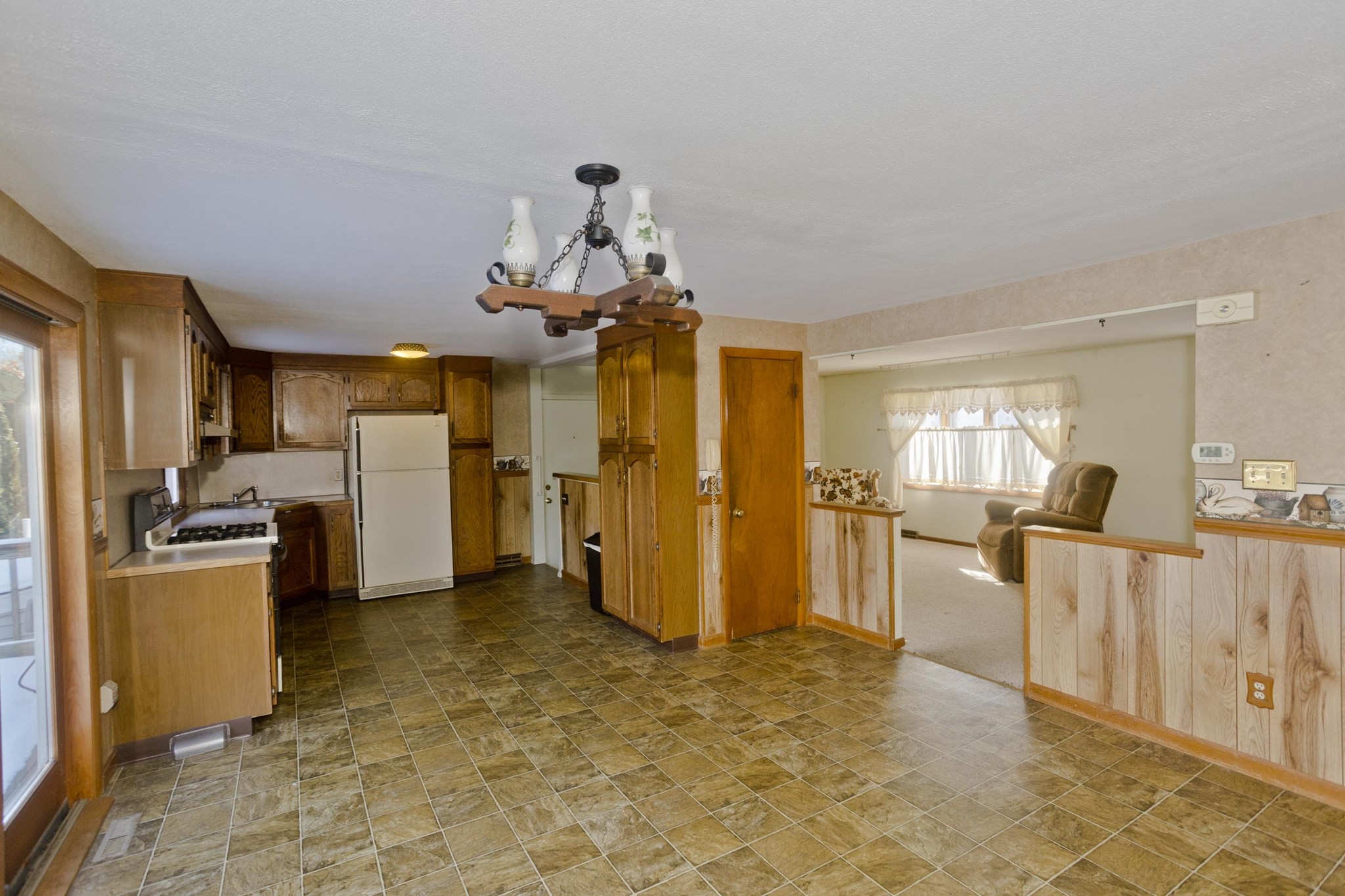 180 Fletcher Circle, Chicopee, MA 01020 - Image 10
