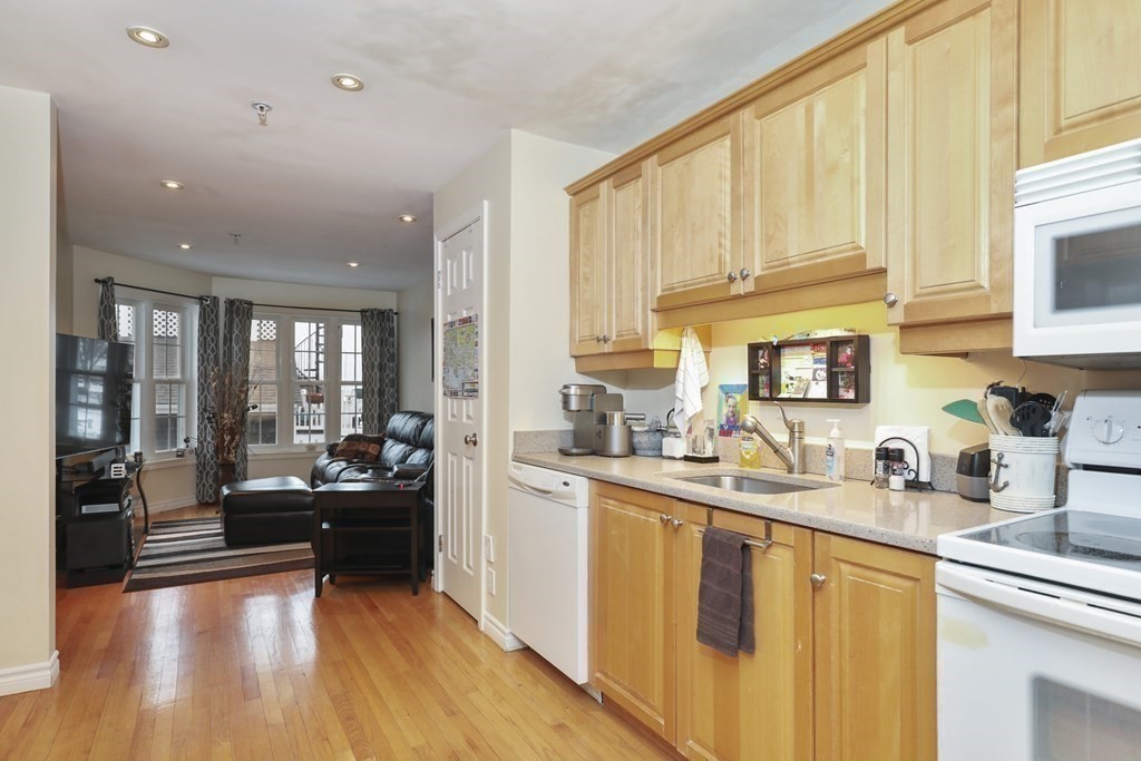 17 Bradford St Unit 2, Plymouth, MA 02360 - Image 4