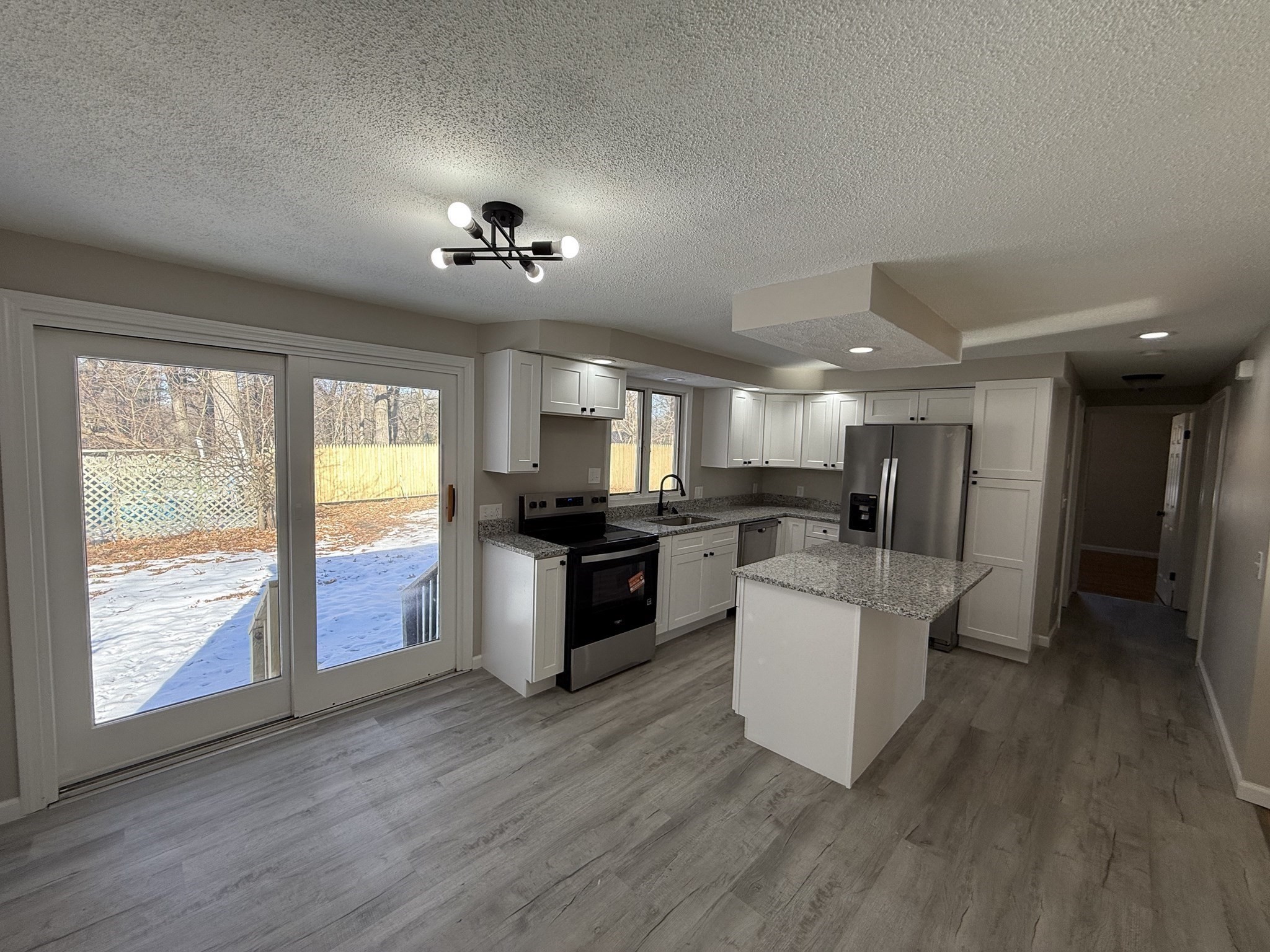 18 Lawton St, Springfield, MA 01109 - Image 3