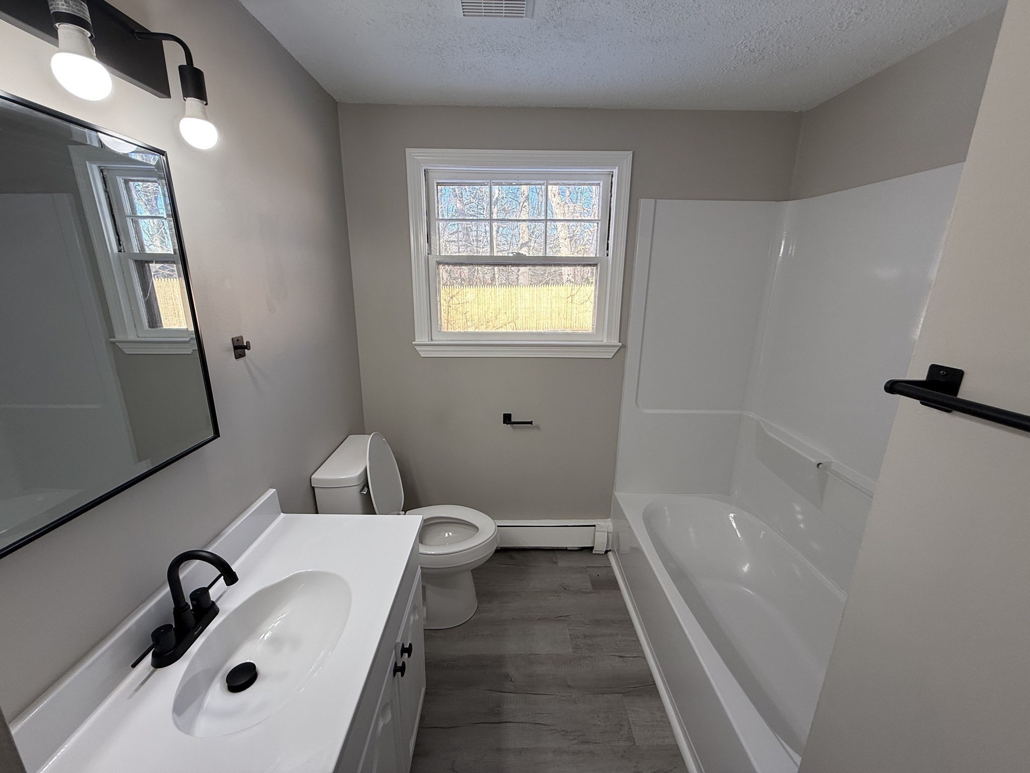 18 Lawton St, Springfield, MA 01109 - Image 6