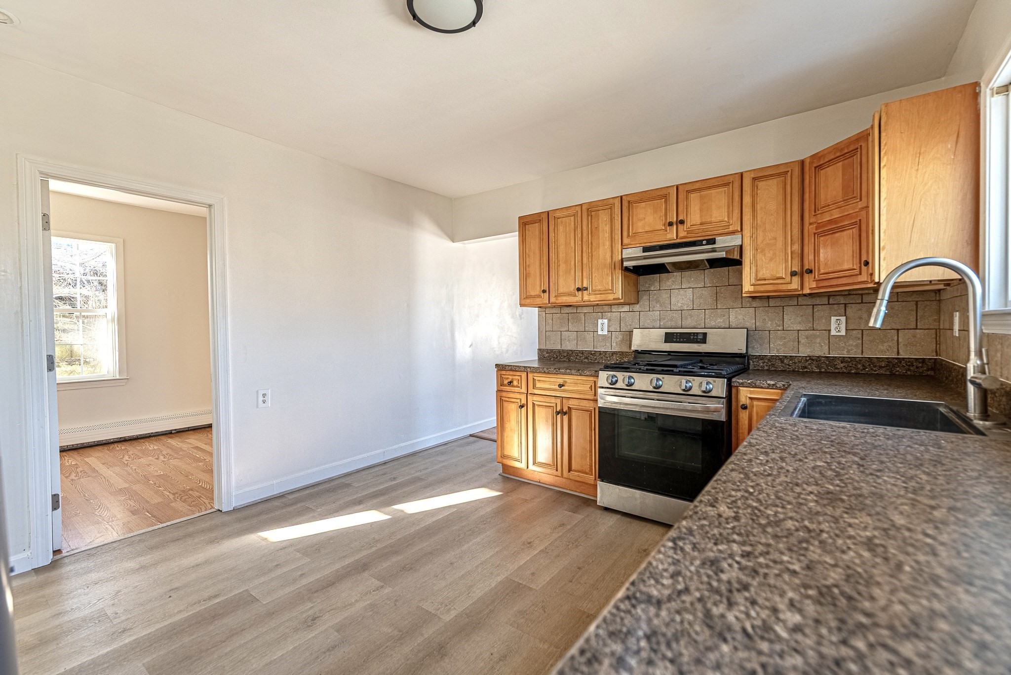 64 Hazard St, New Bedford, MA 02740 - Image 12