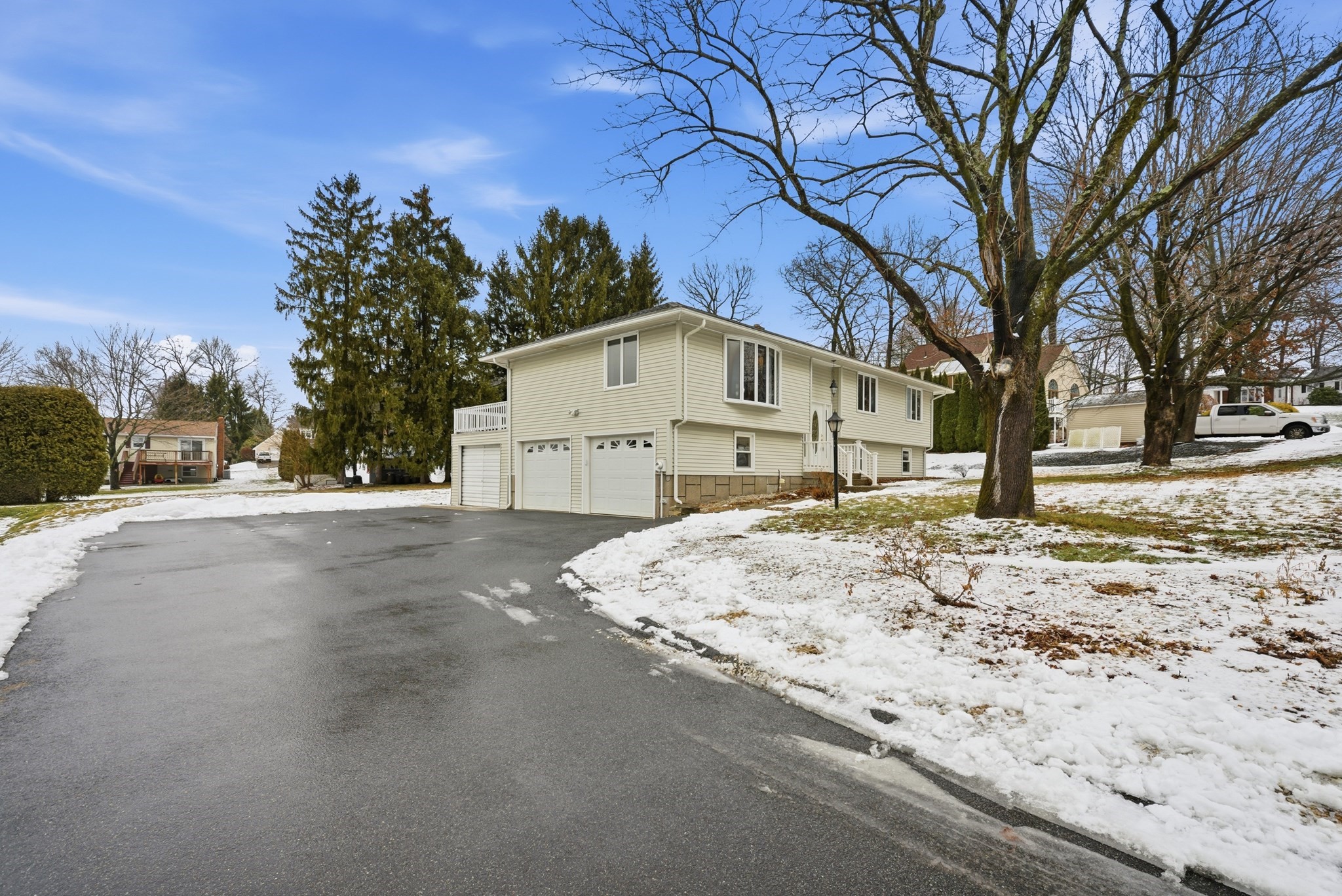 63 Helene St, Ludlow, MA 01056 - Image 3