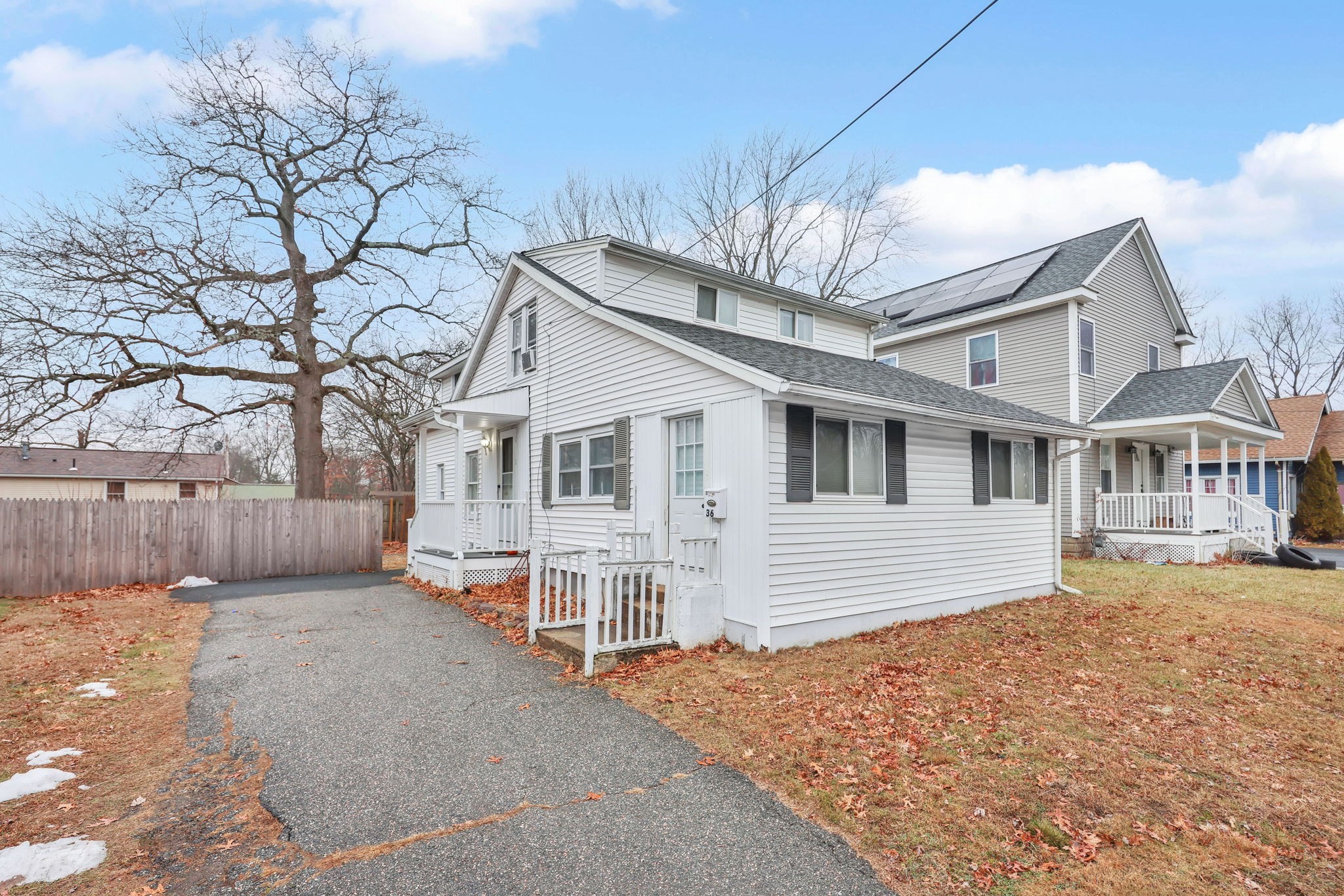 36 Emily St, Springfield, MA 01109 - Image 2
