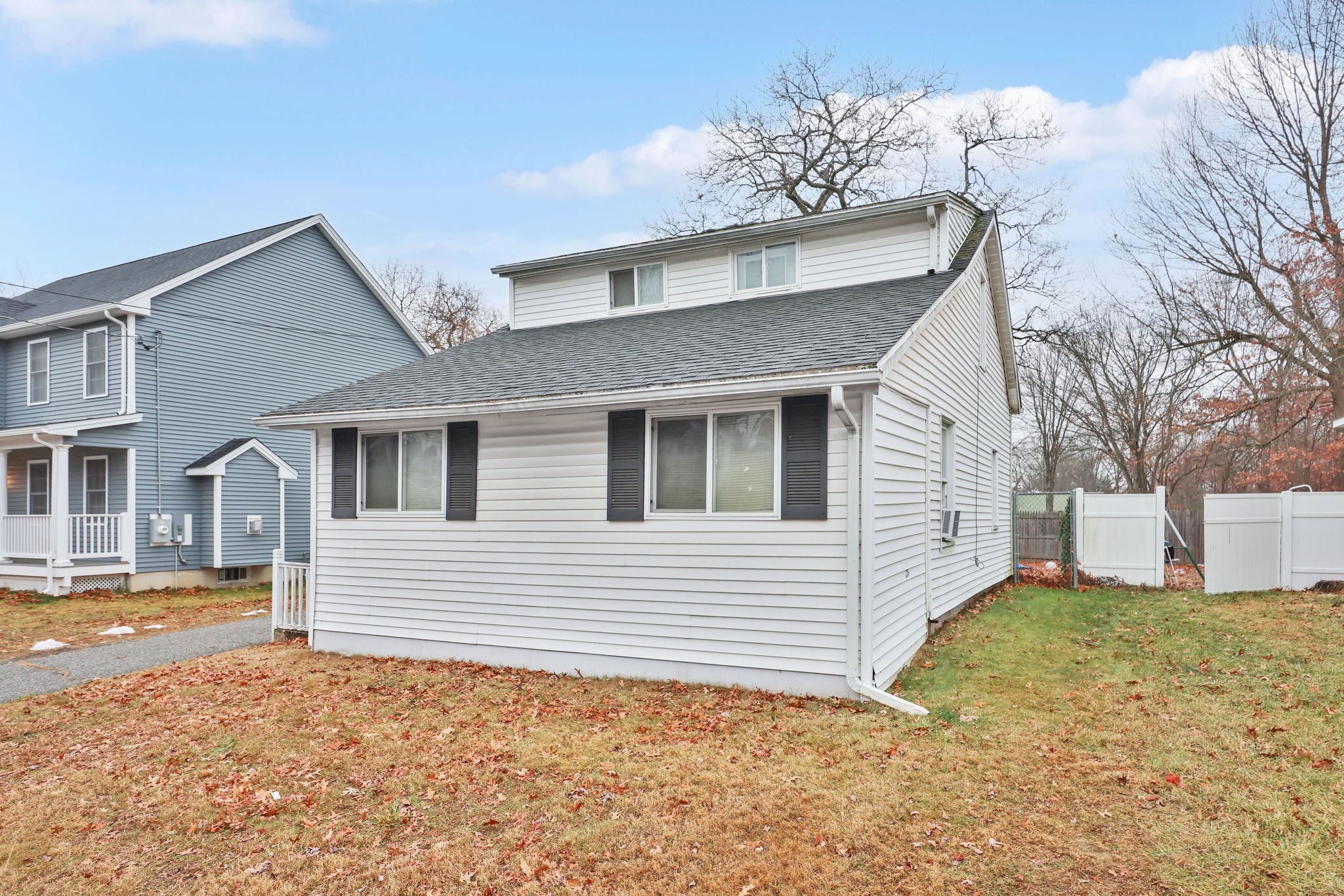 36 Emily St, Springfield, MA 01109 - Image 3