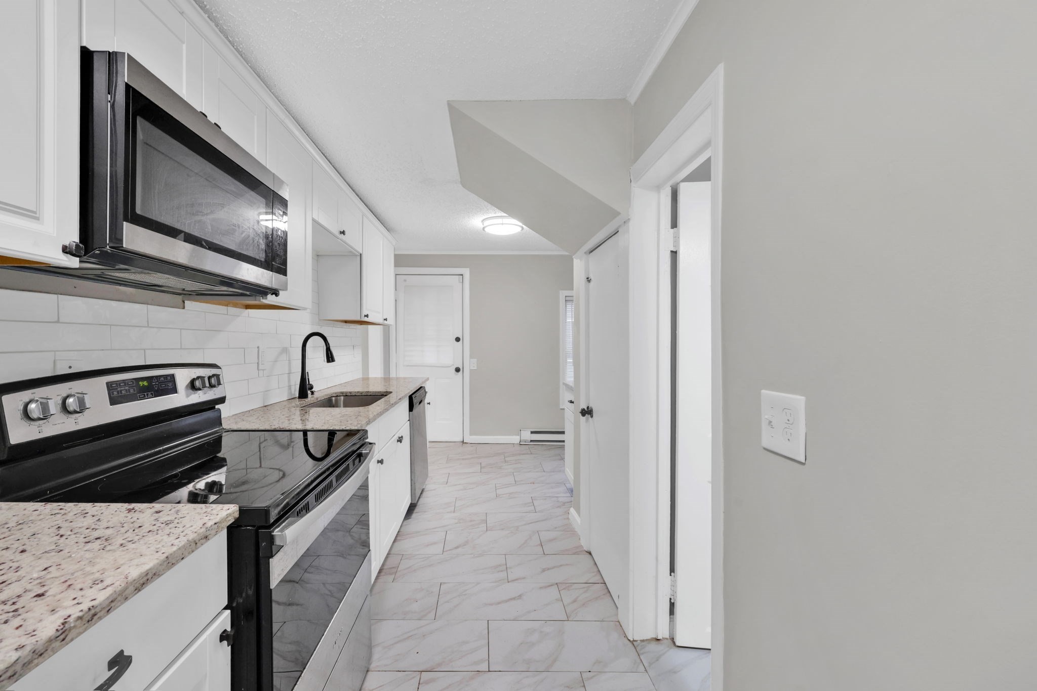 36 Emily St, Springfield, MA 01109 - Image 7