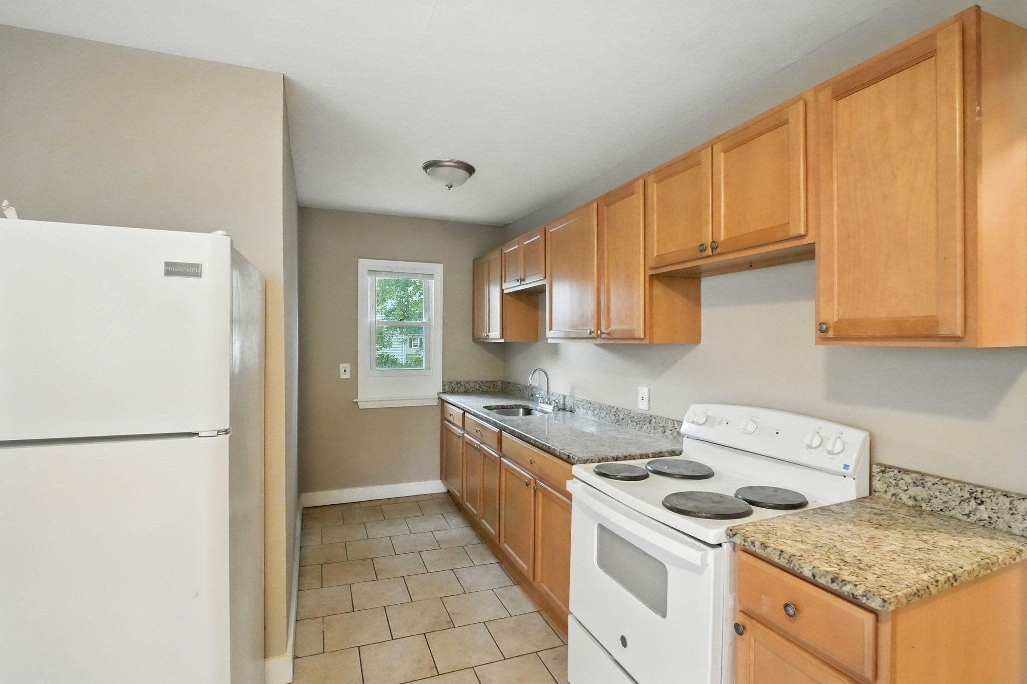 16 Haumont Terrace, Springfield, MA 01104 - Image 4