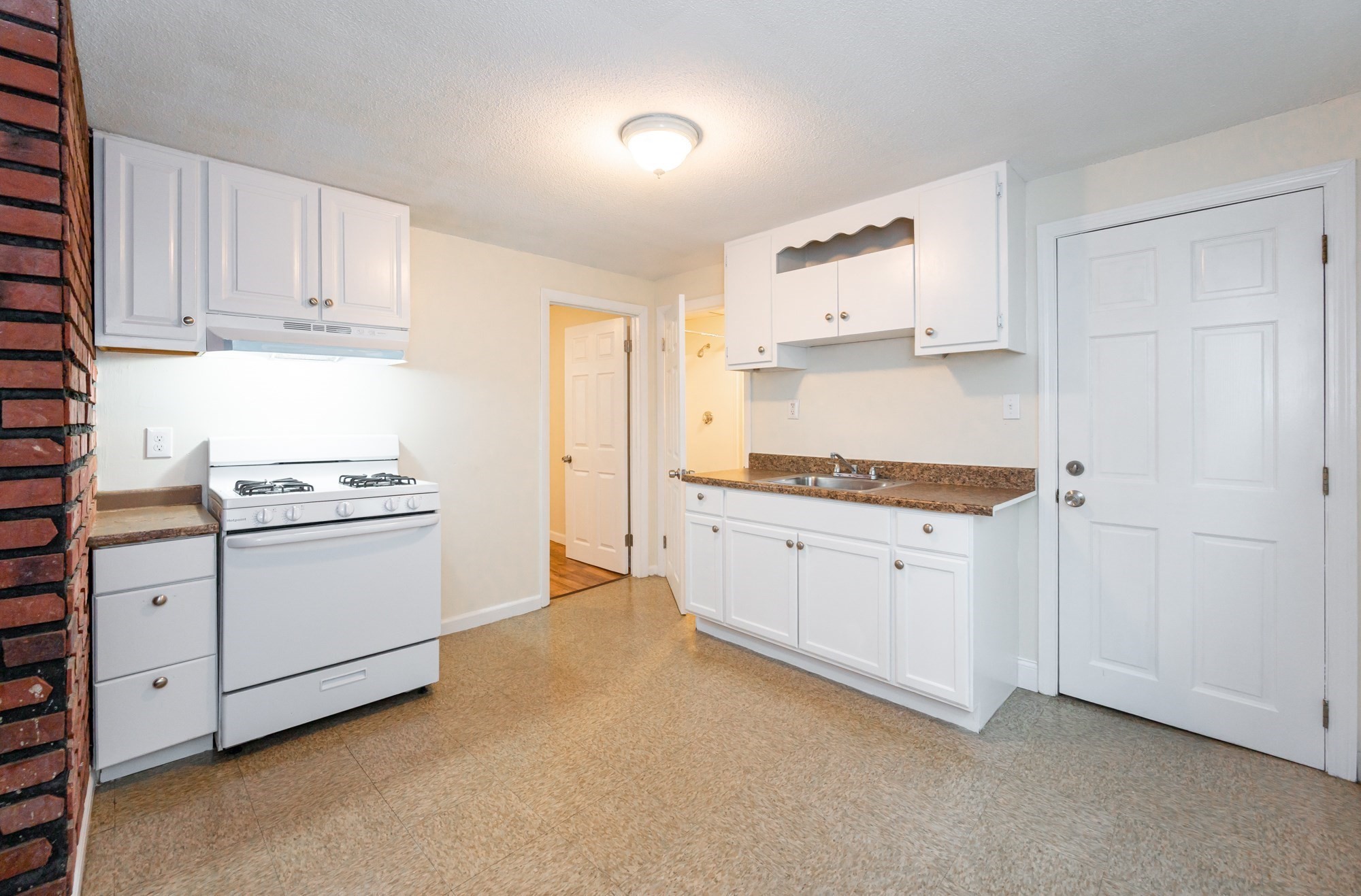 66 Perry St, Lowell, MA 01852 - Image 5