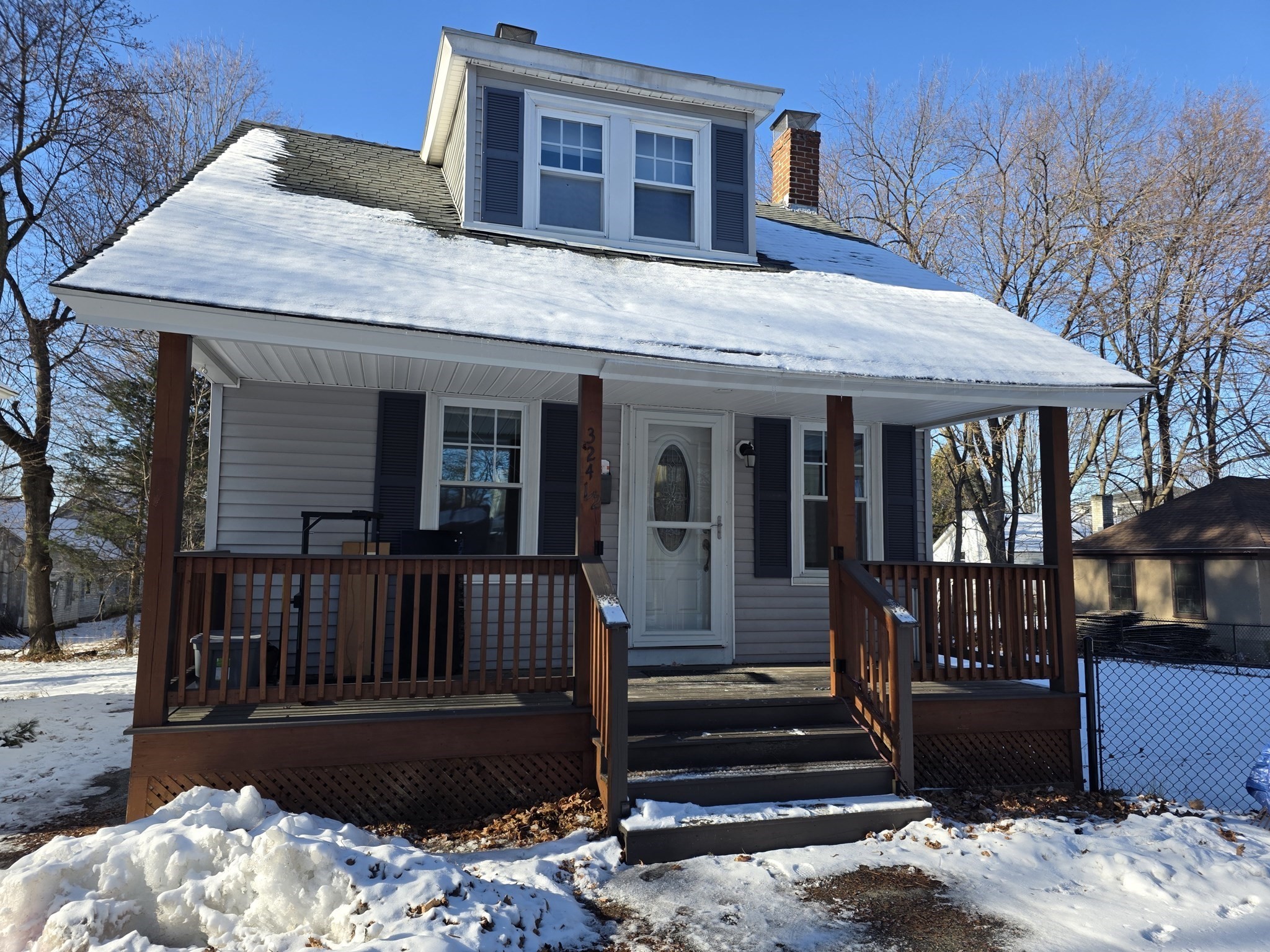 324 Chestnut St, Clinton, MA 01510 - Image 1