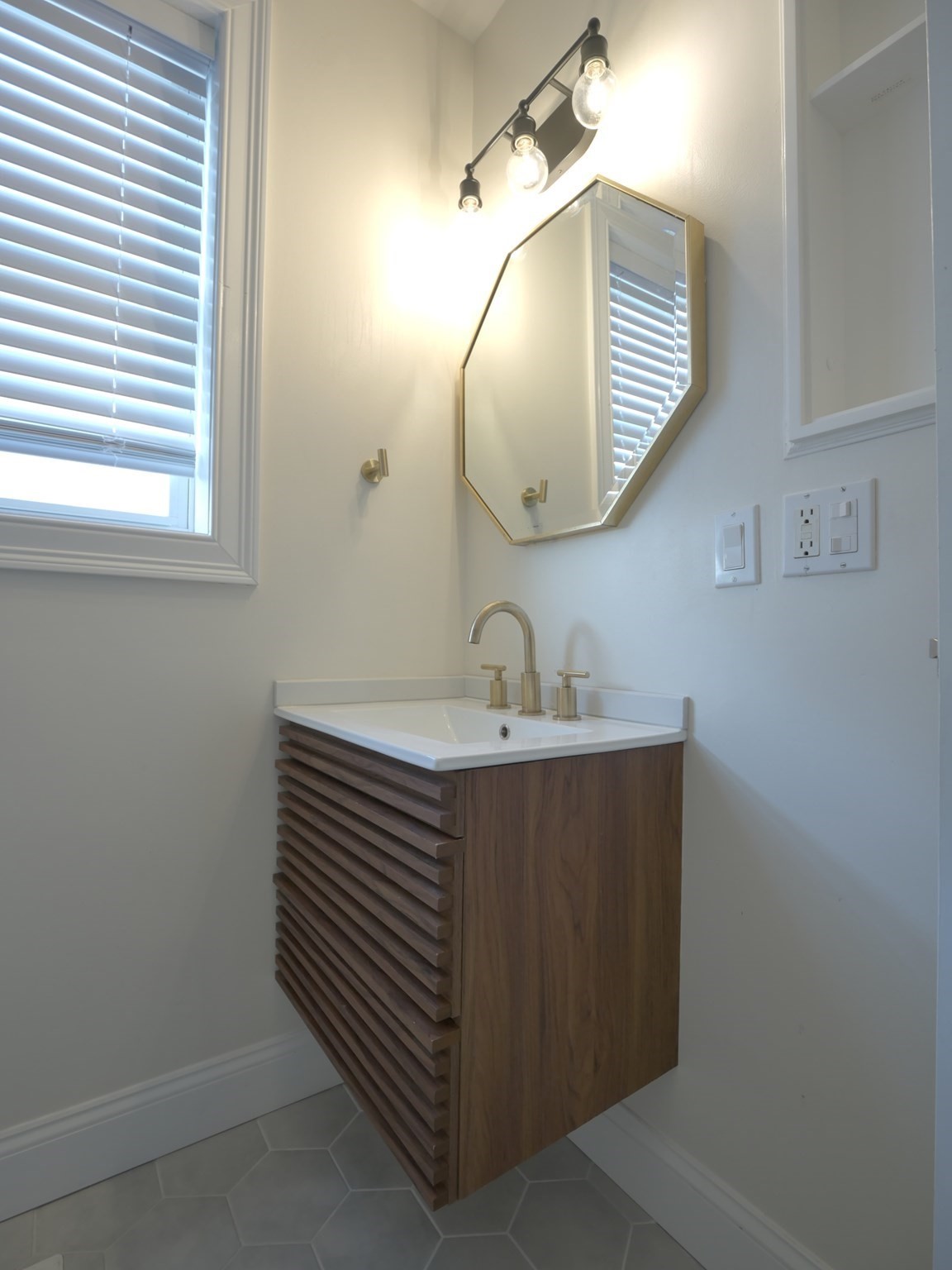 33 Grantley St Unit B, Hyde Park, Boston, MA 02136 - Image 19