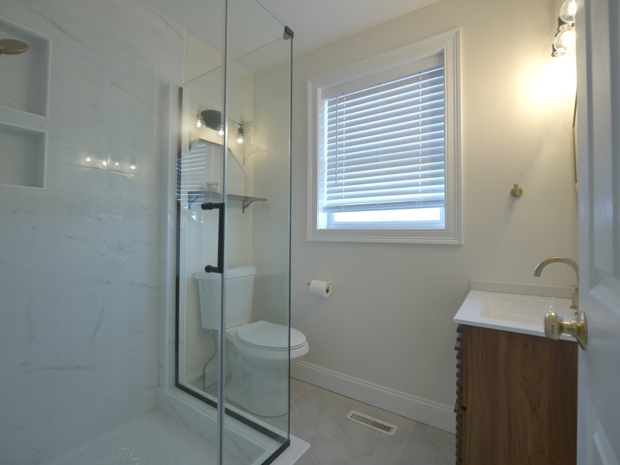 33 Grantley St Unit B, Hyde Park, Boston, MA 02136 - Image 20