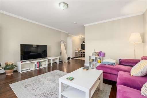 71 Oxford Ave, Apt 8